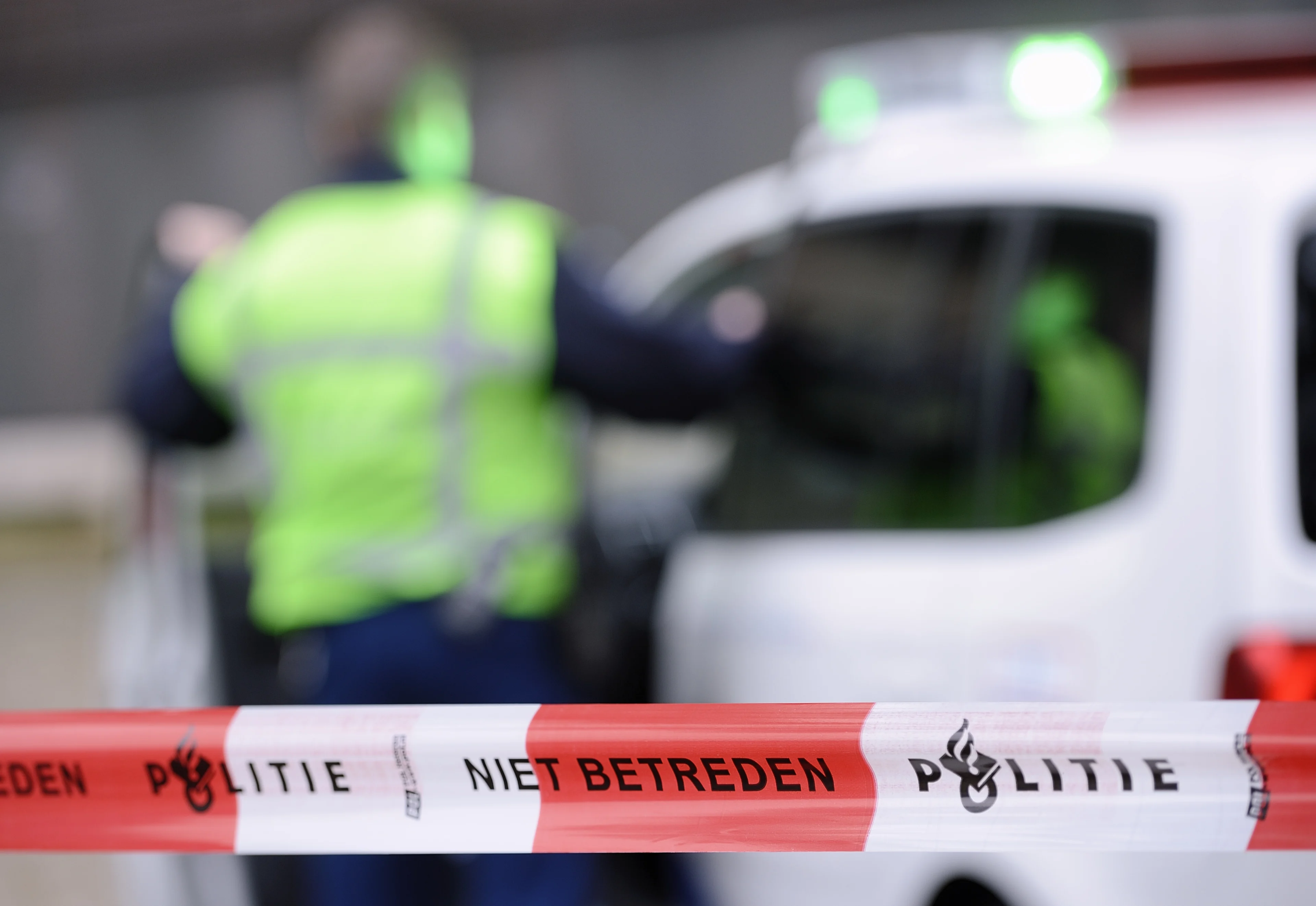 Verdachte situatie in IJsselstein: straat afgezet na melding persoon met vuurwapen, arrestatieteam onderweg