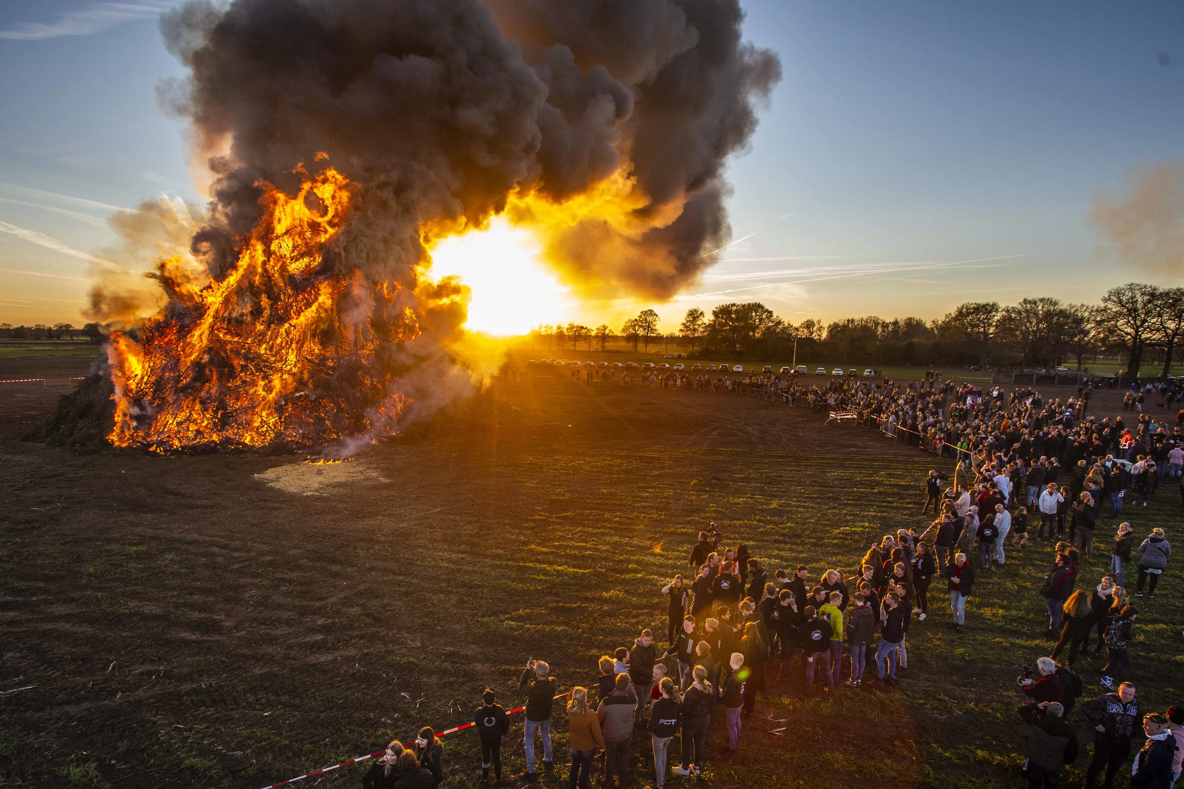 Bijna alle paasvuren in Drenthe afgelast: alleen in deze gemeente gaat het door