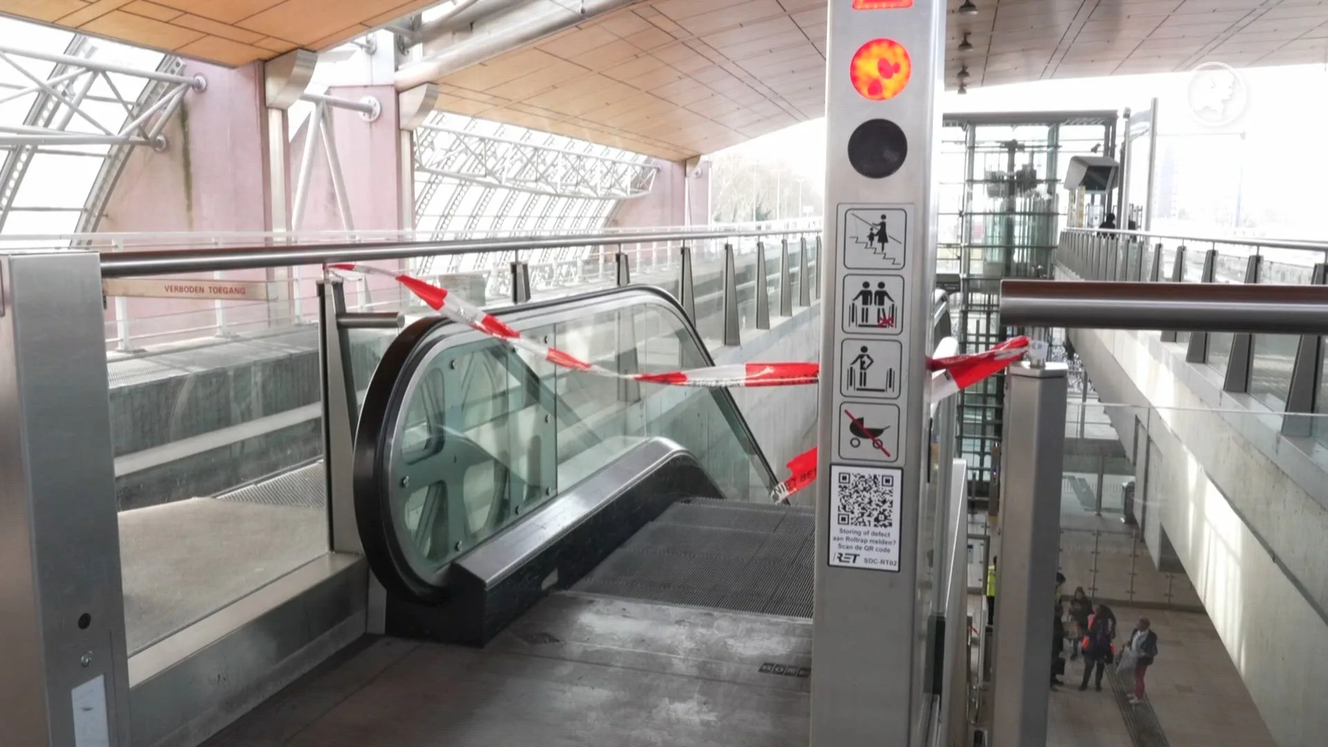 Schot gelost in metro op station Schiedam