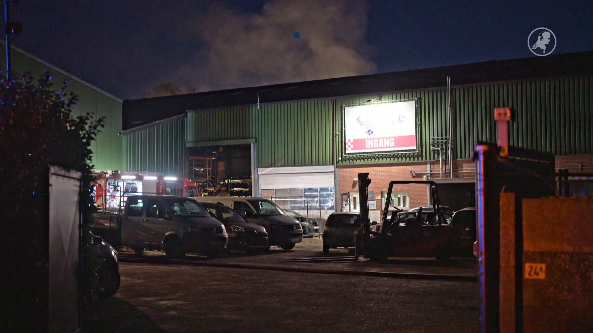 Veertig auto's in brand bij autosloperij in Wernhout