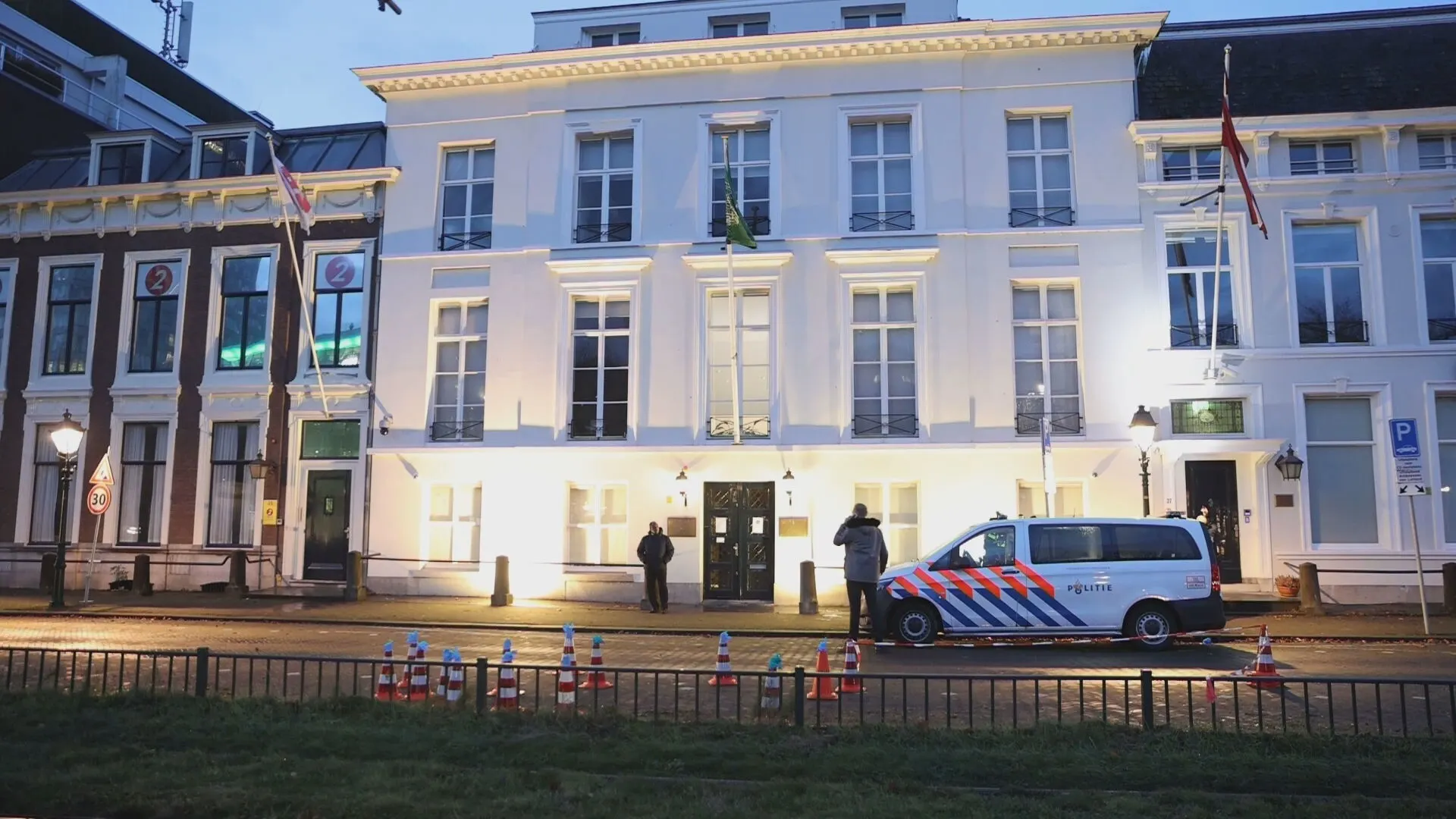 Politie doet onderzoek bij ambassade van Saoedi-Arabië na beschieting