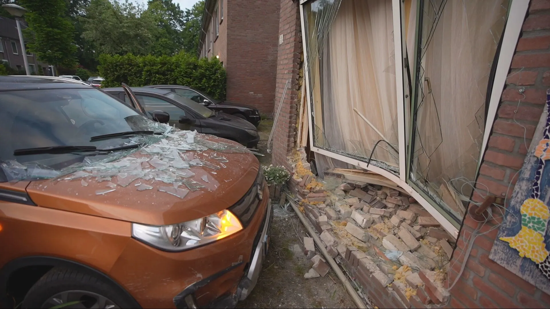 Vrouw knalt woning binnen, vlucht na ruzie met bewoners