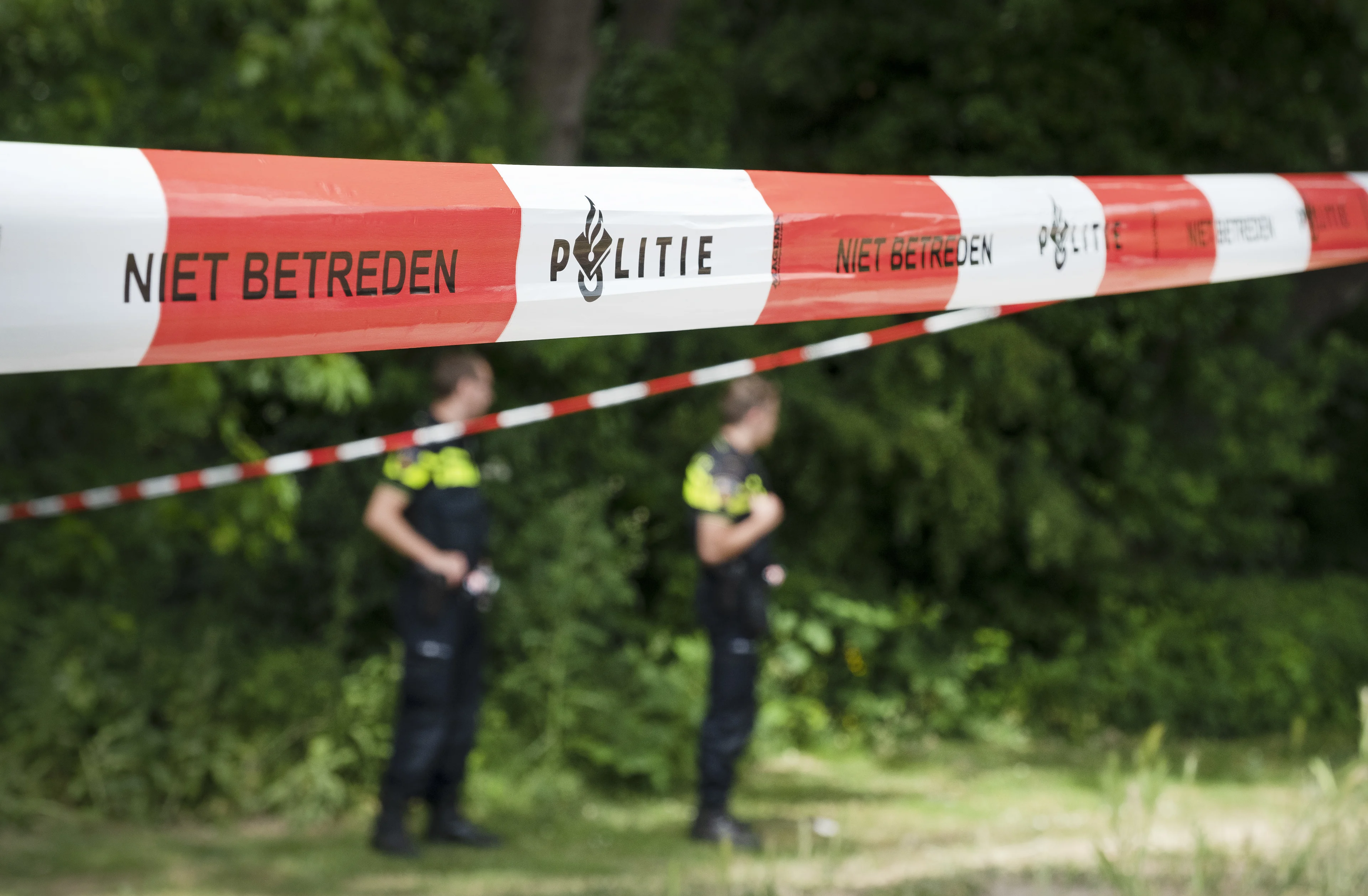 Onschuldige huisgenoot in badjas ontvoerd door wraaklustige bouwvakkers