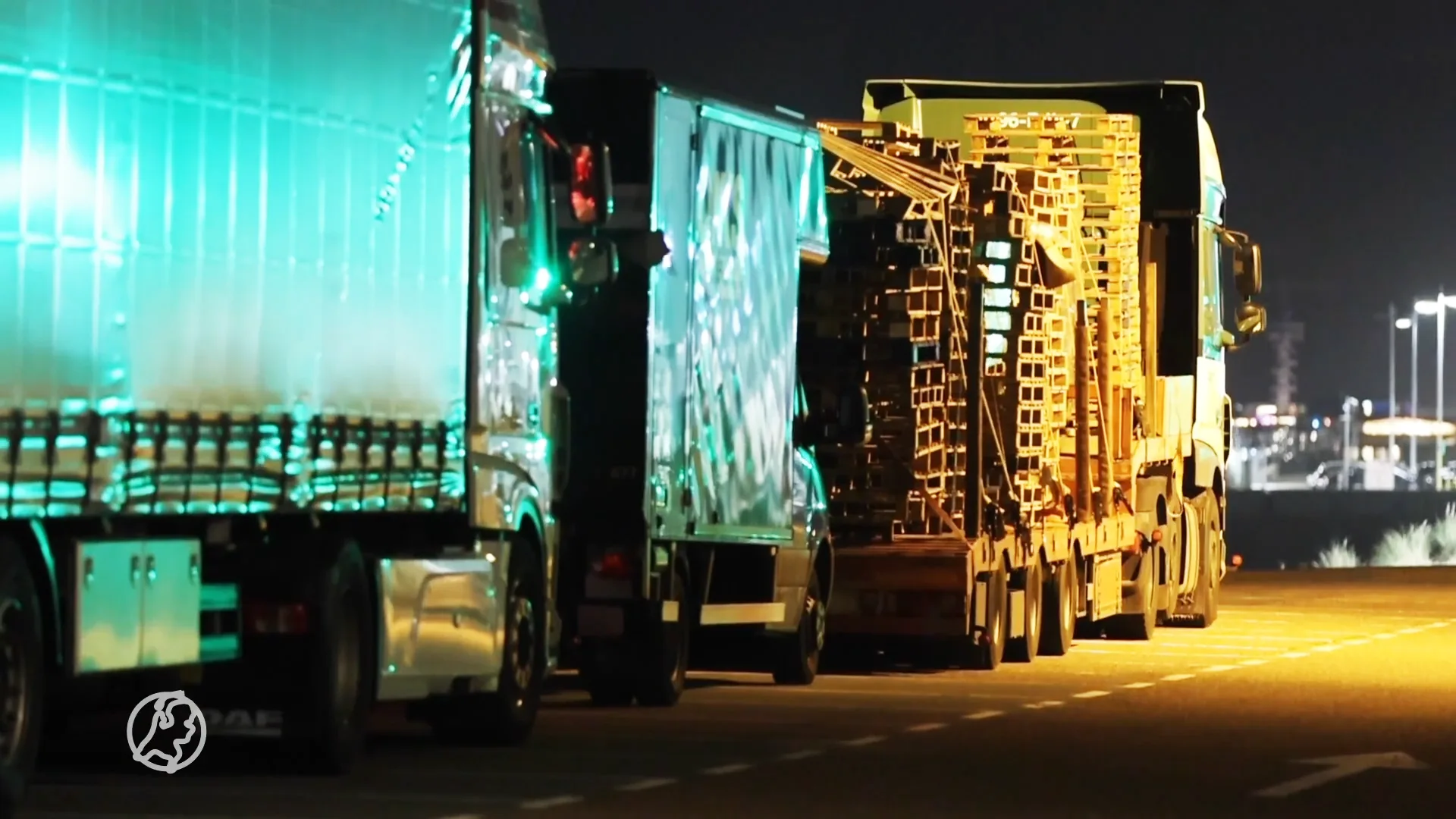 Na vonkenregen en twee jaar corona weer vreugdevuren in Scheveningen en Duindorp