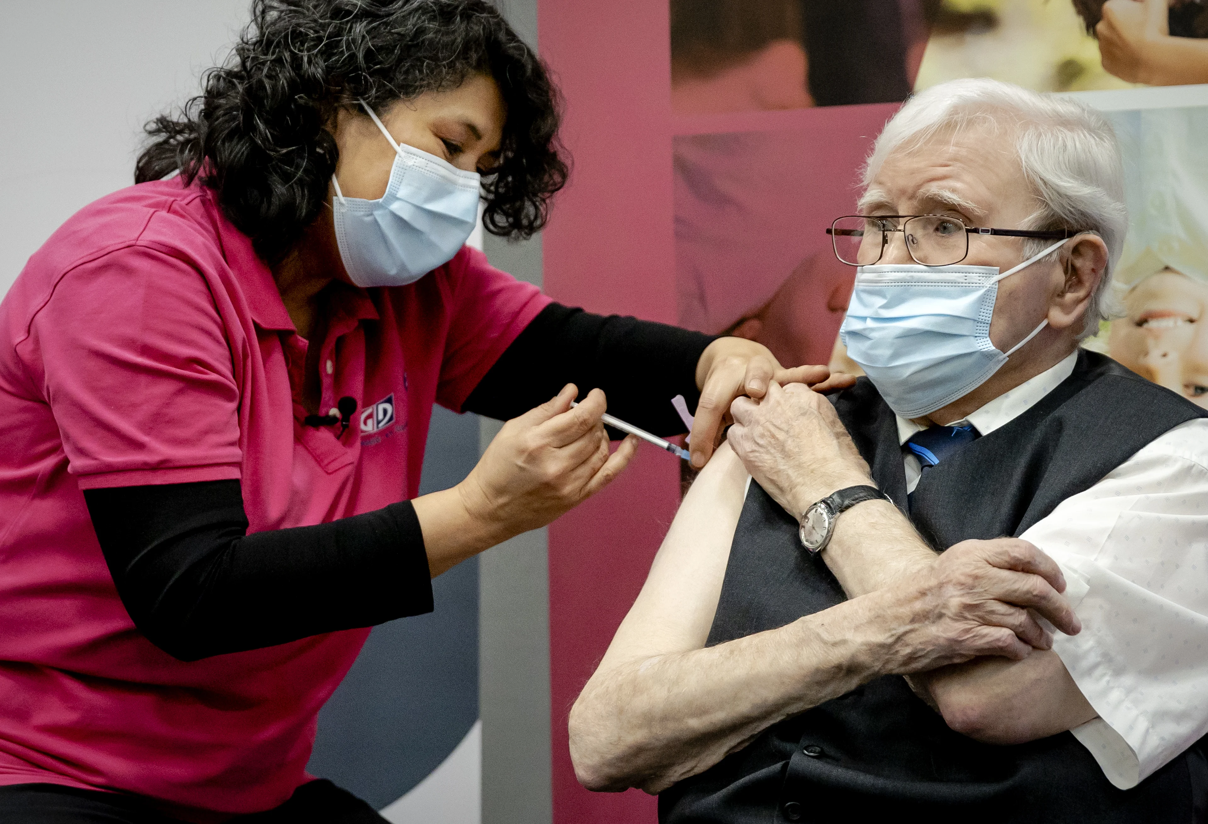 GGD waarschuwt: wij vaccineren ouderen niet aan huis