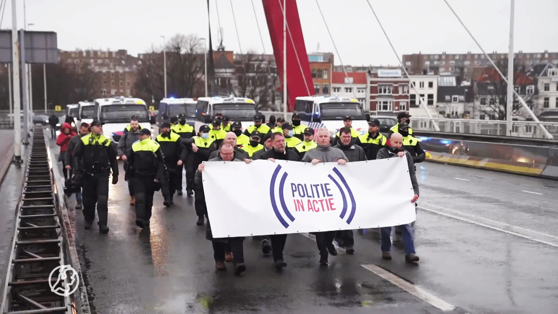 Politievakbonden dreigen Binnenhof te blokkeren