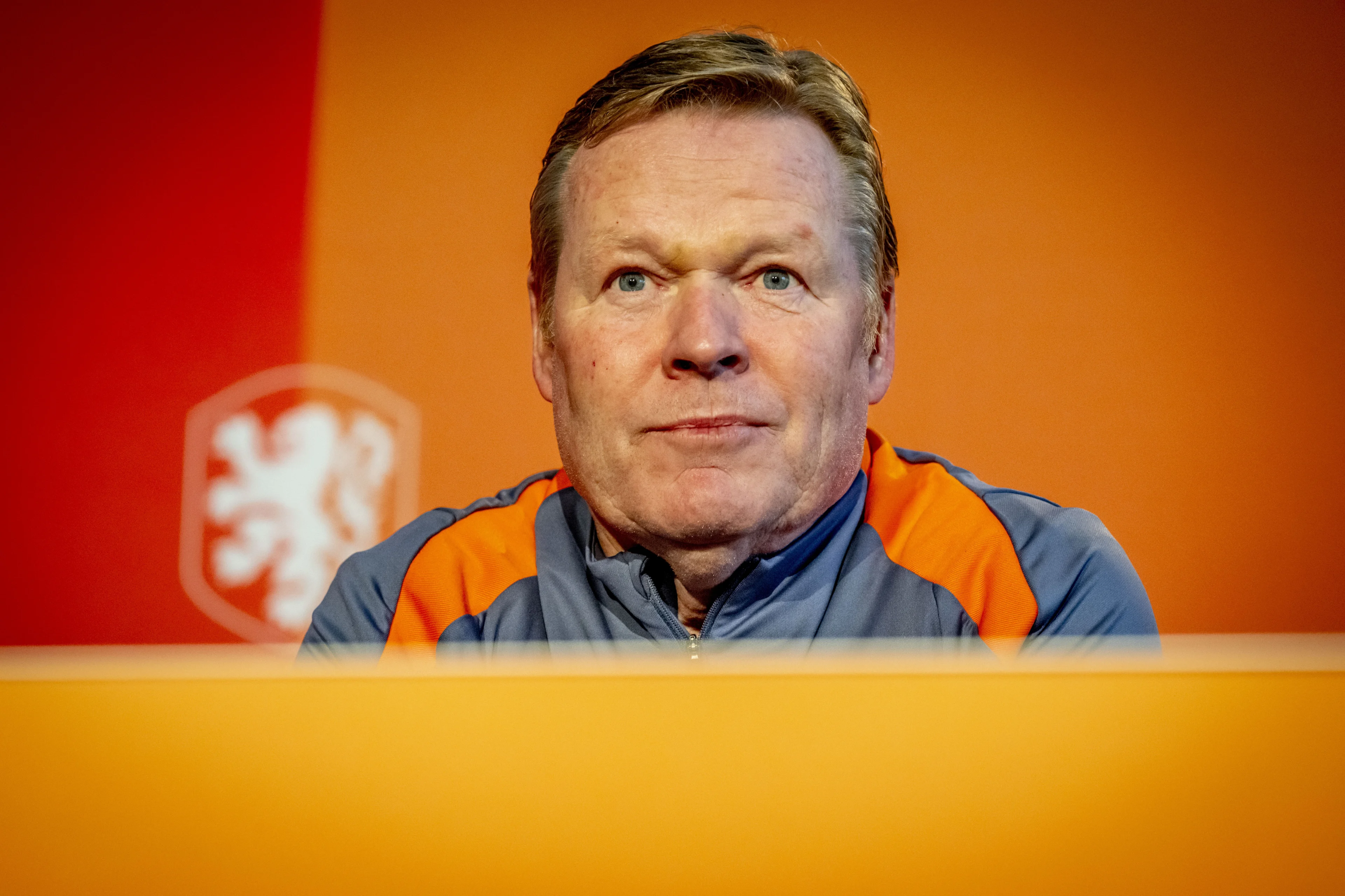 Koeman gaat verjongen: Depay, Wijnaldum en De Roon buiten selectie