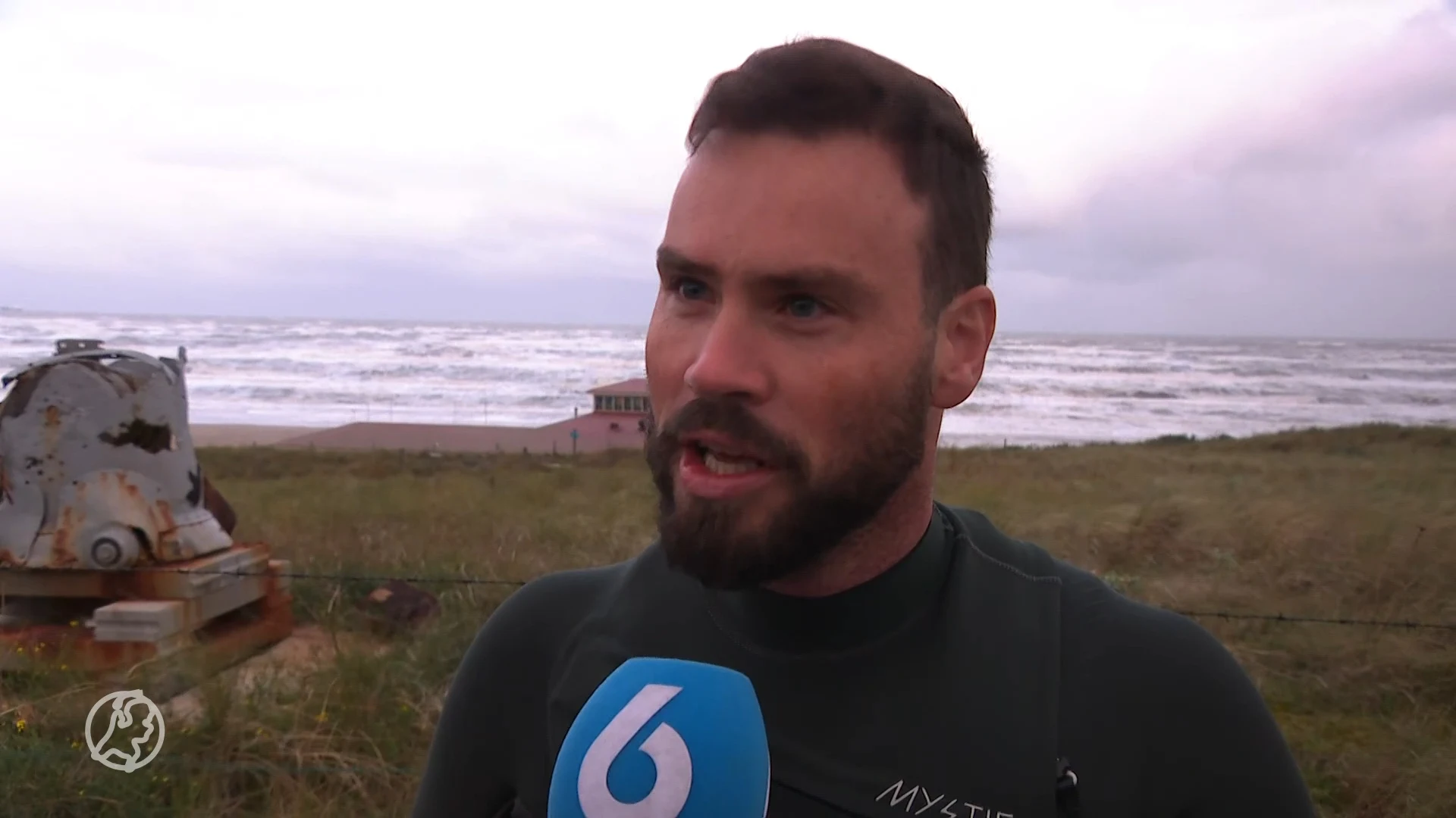 Ondanks KNMI-waarschuwing: waaghalzen genieten van stormachtige zondagochtend