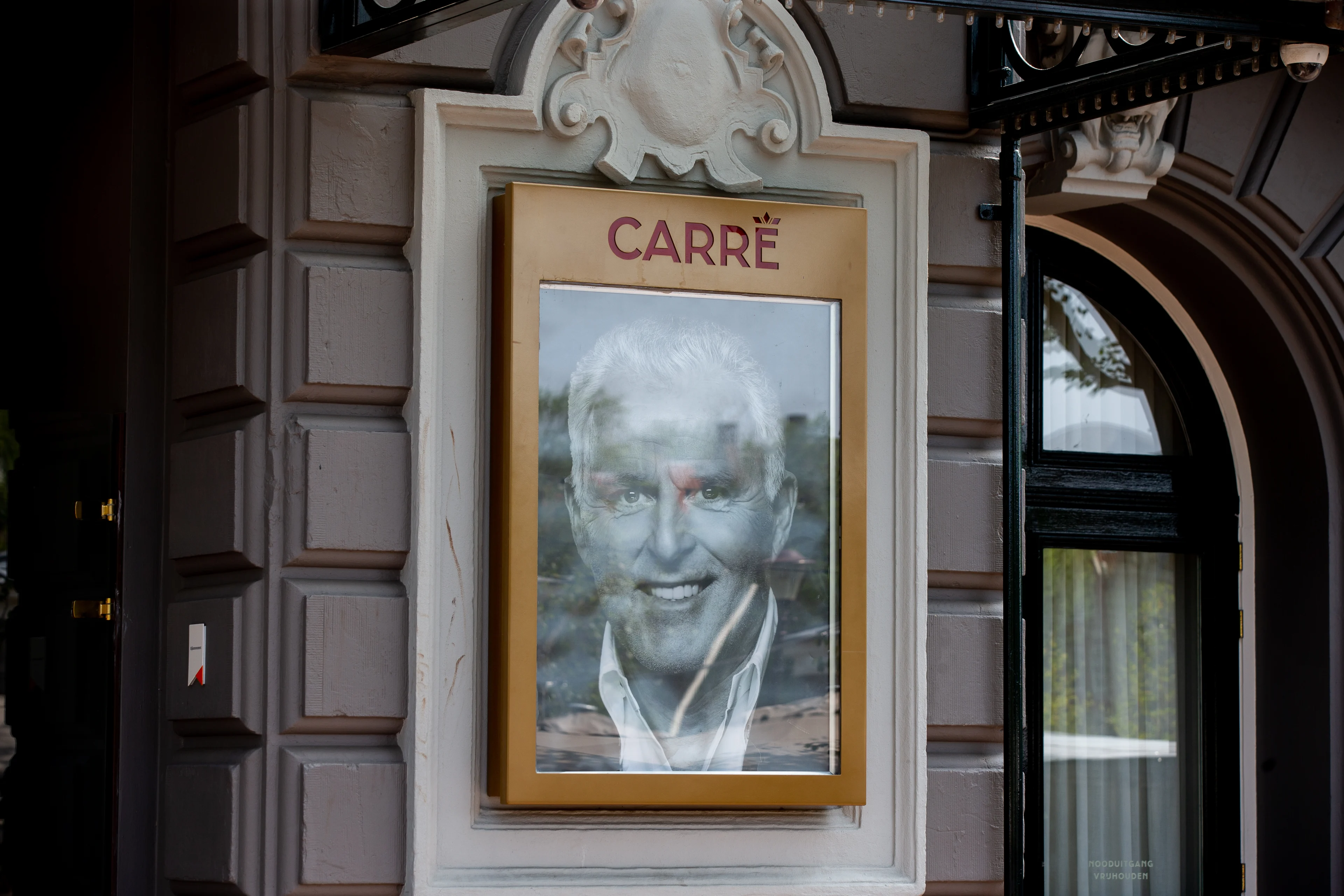 Besloten afscheid van Peter R. de Vries begonnen in Carré