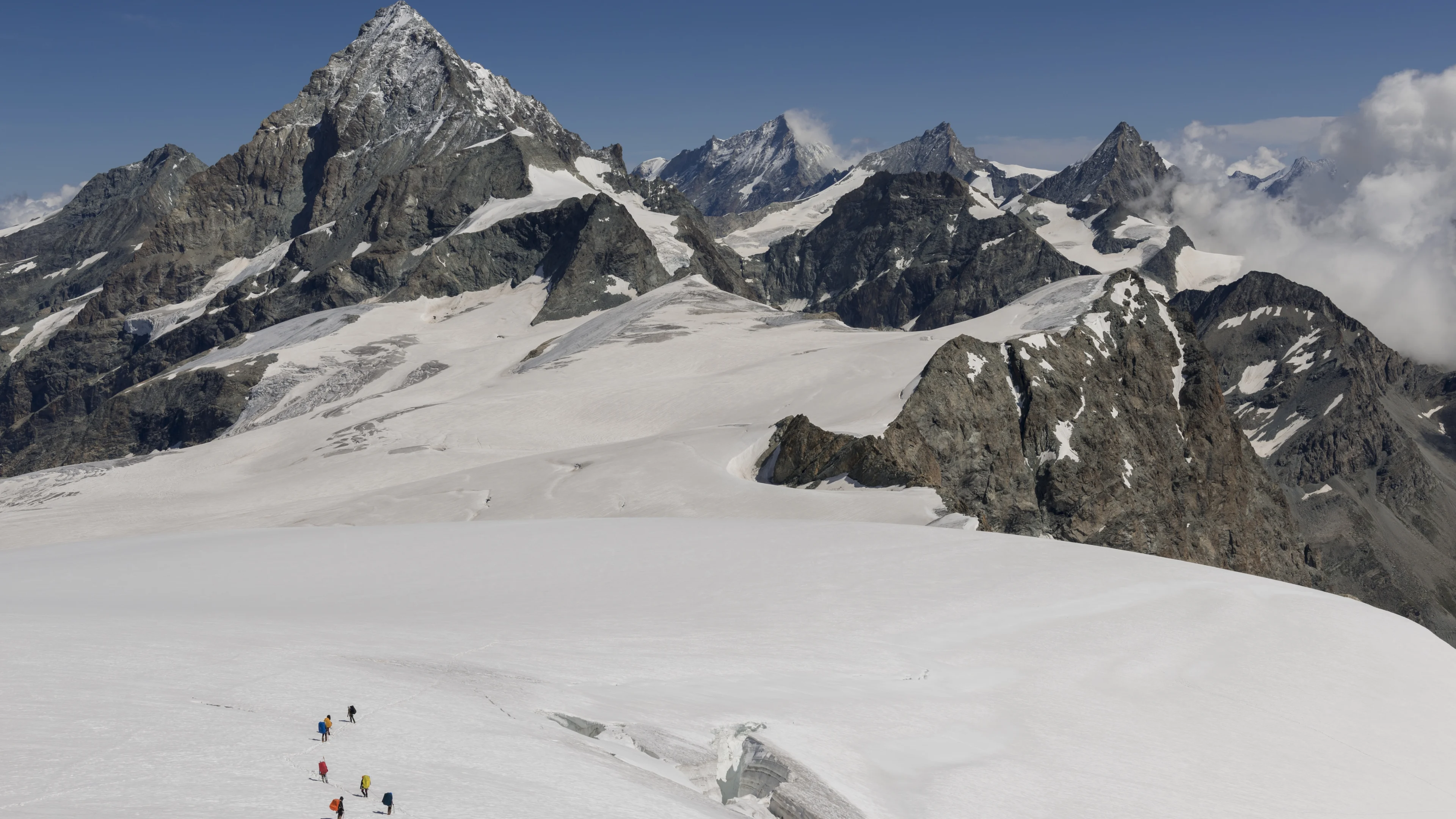 Nederlandse vrouw (22) omgekomen na val van Zwitserse berg