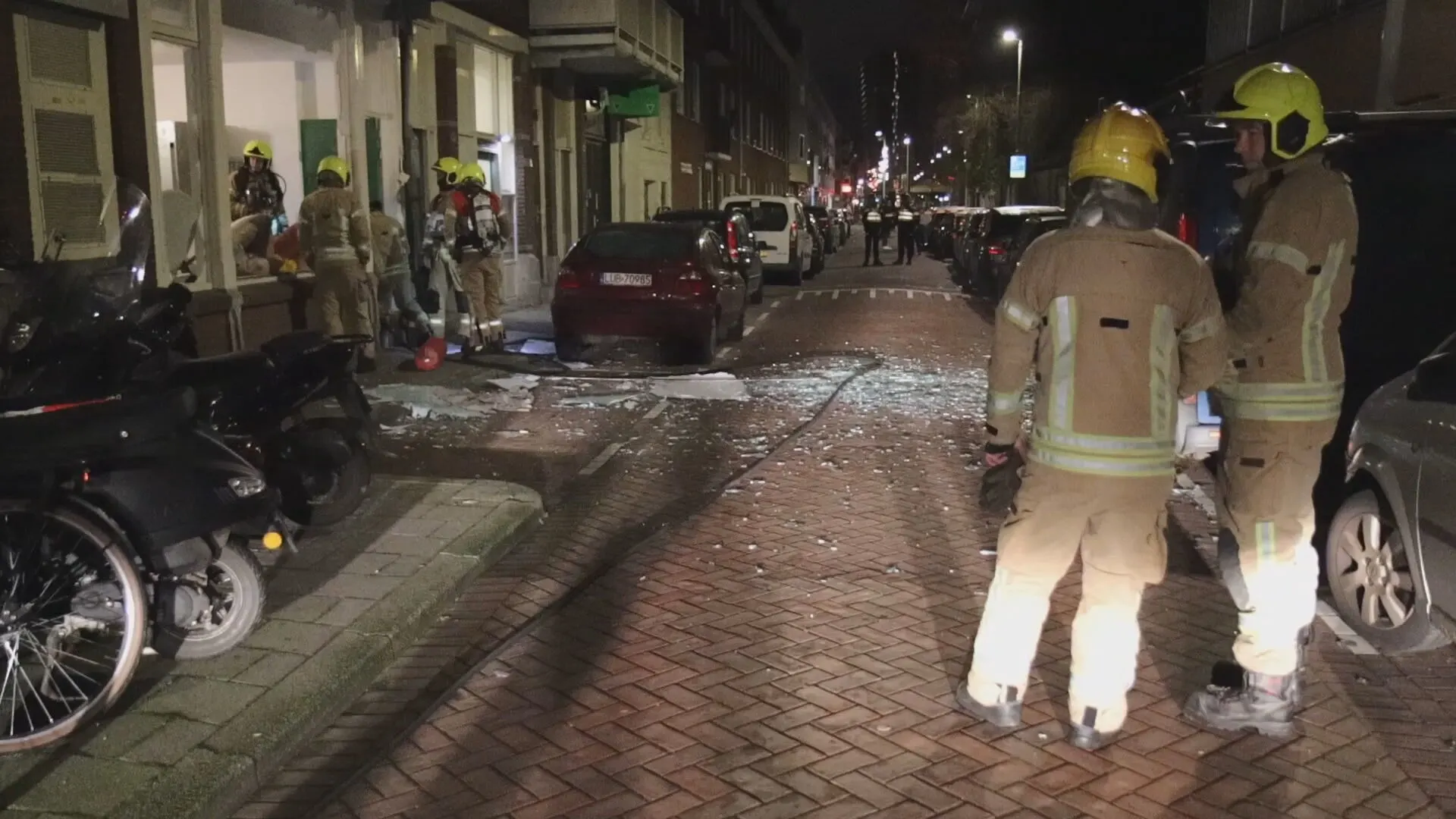 Enorme schade aan winkelpand Rotterdam door exploderende deo