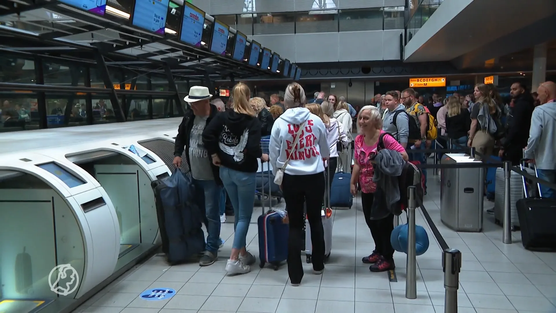 Meer agressie tegen beveiligers Schiphol om vloeistofregels, 'vooral business class'