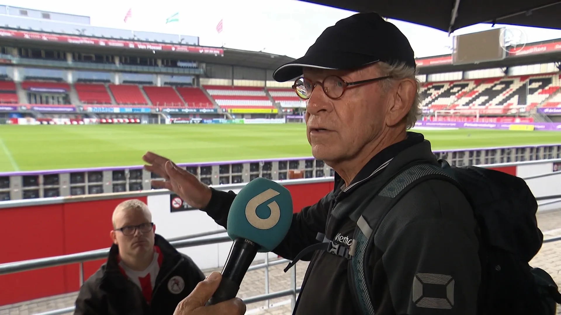 Invalide voetbalfans zitten vaak in vak bij concurrent of kunnen veld niet zien