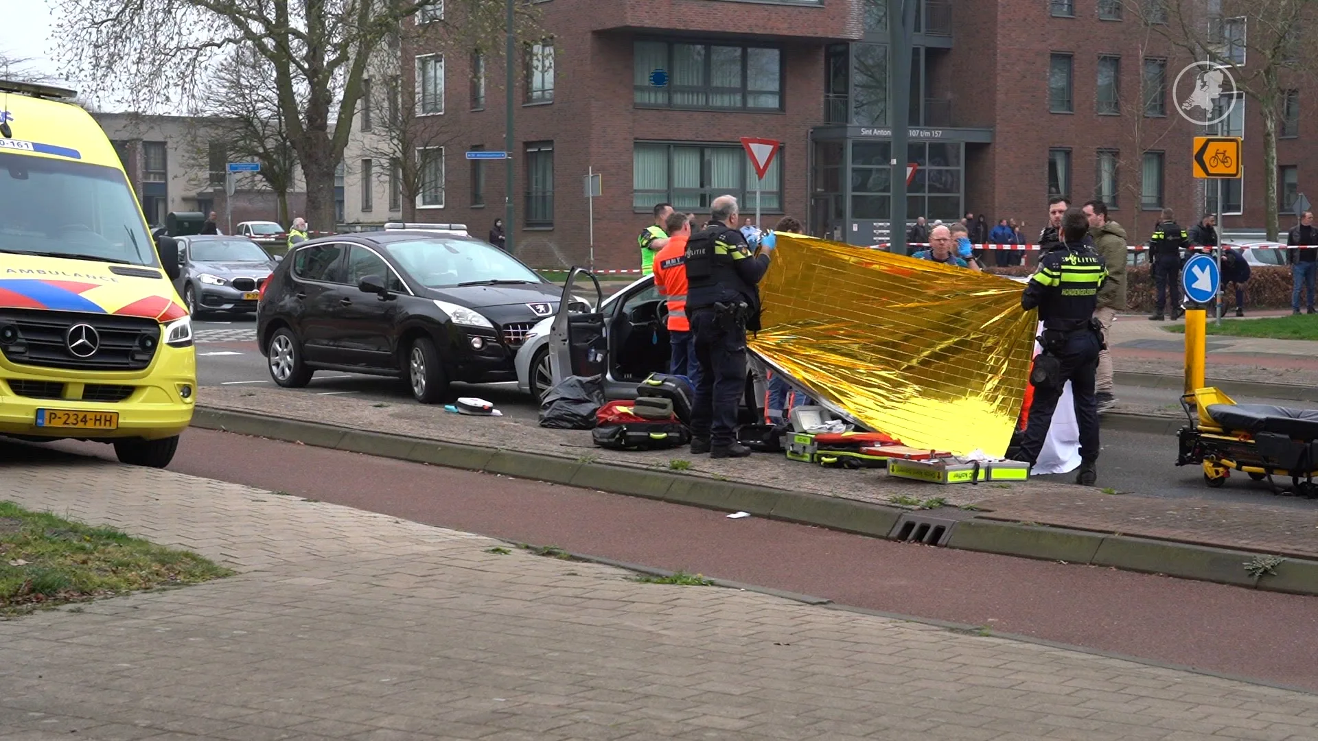 Doden bij schietpartij op twee plekken in Oosterhout, dader voortvluchtig