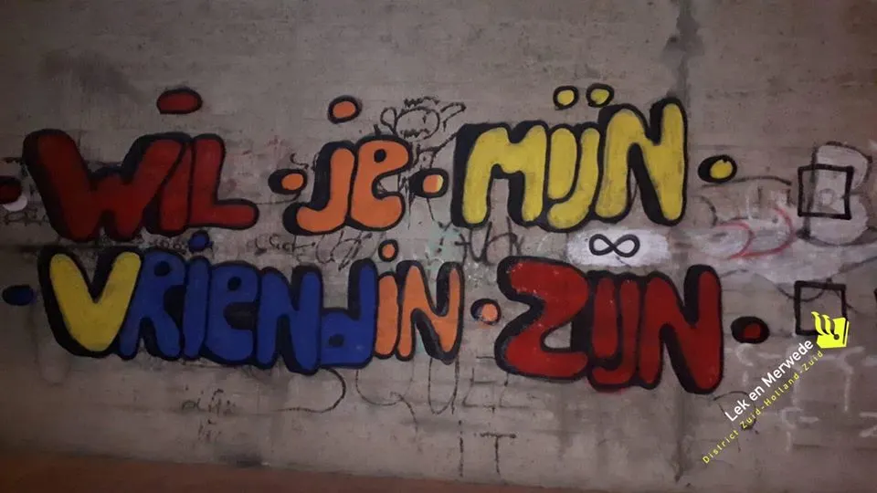 Fabian vraagt Dieuwertje verkering met graffiti op de muur en krijgt taakstraf, maar zei ze 'ja'?