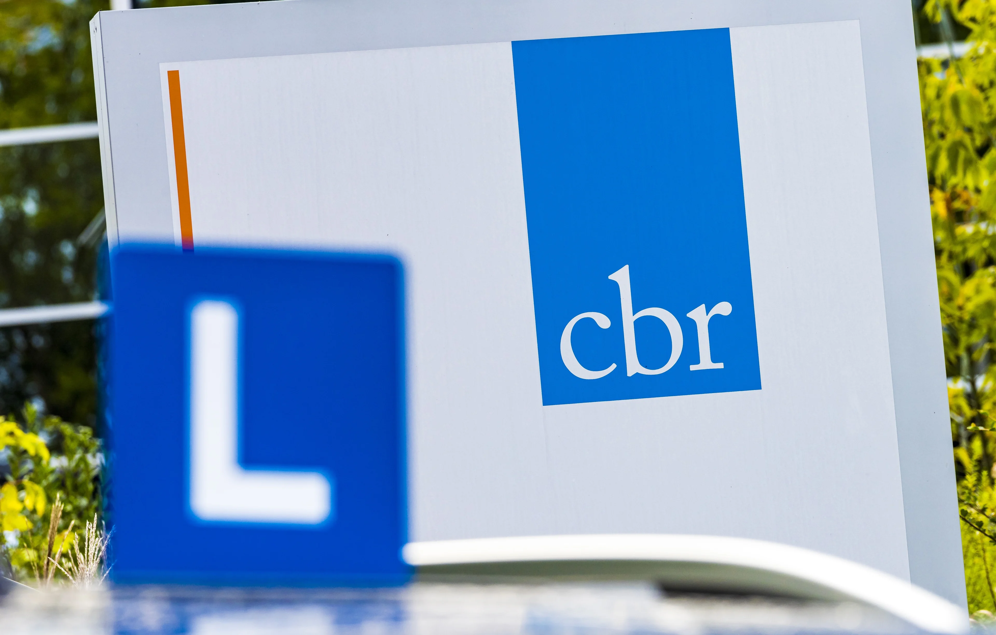 Rijexamens weer opgestart mét mondkapje maar zonder instructeur