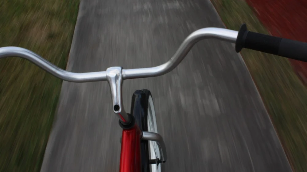 Onderweg naar eerste schooldag krijgt Marit (12) trappen en doodsbedreigingen na spontane begroeting