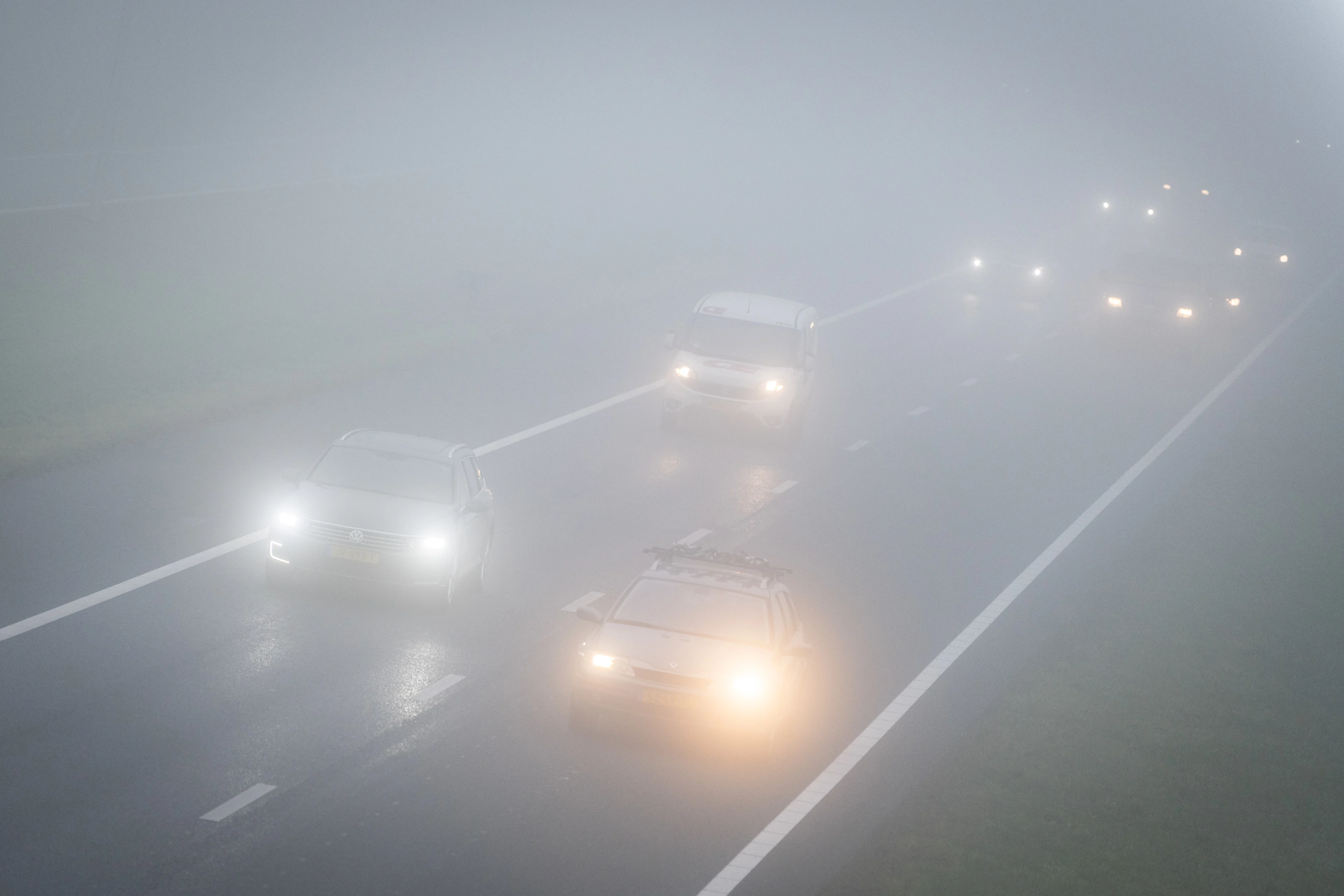 KNMI waarschuwt voor gladheid en mist in noorden en westen