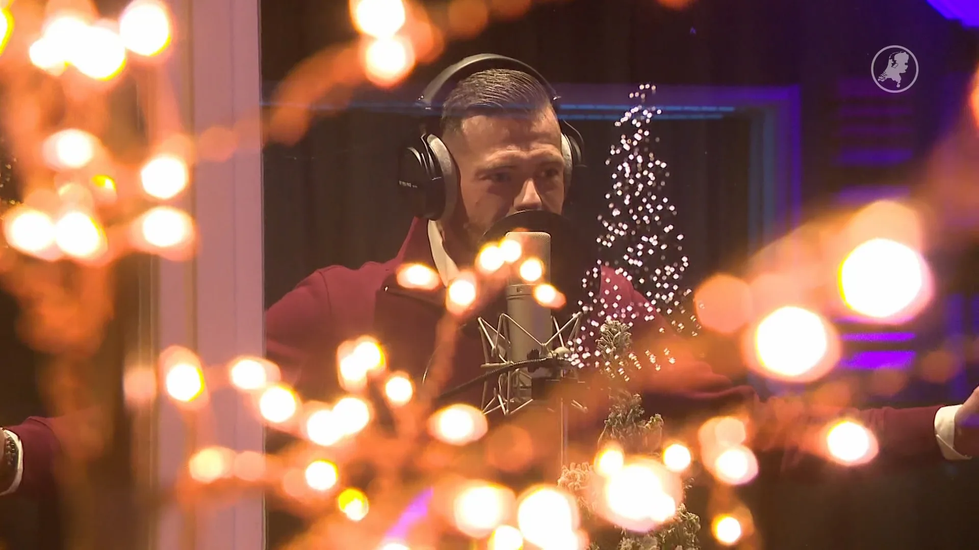 Zingende buschauffeur Rick (32) scoort hit: ‘Ik miste het zingen zo’