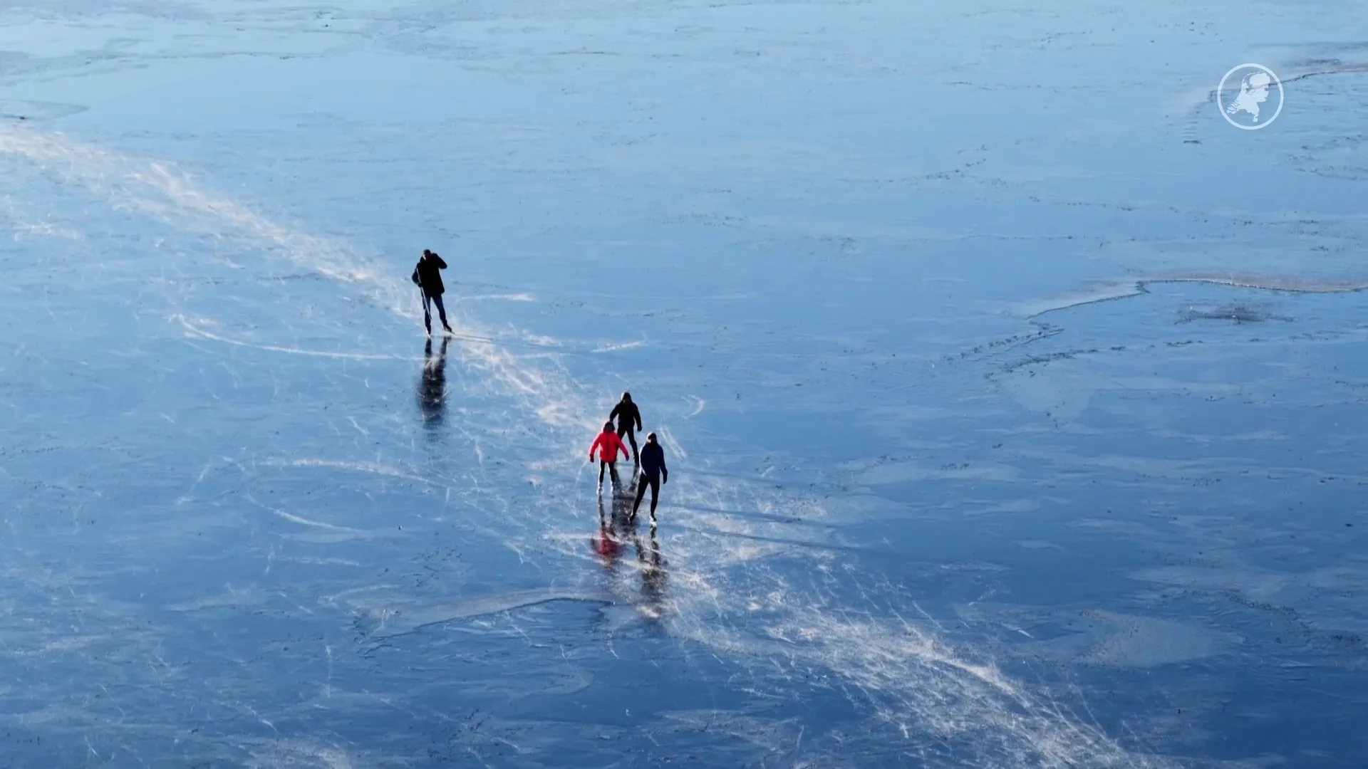 Schaatsers door ijs gezakt bij Weesp: 'Ga het ijs niet op!'
