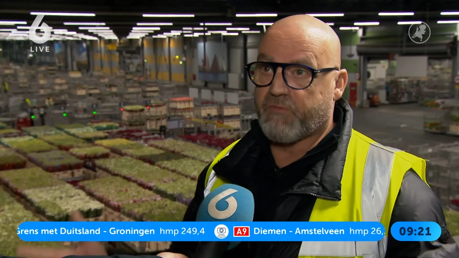 Valentijn komt eraan, en dat betekent drukte bij bloemenveiling