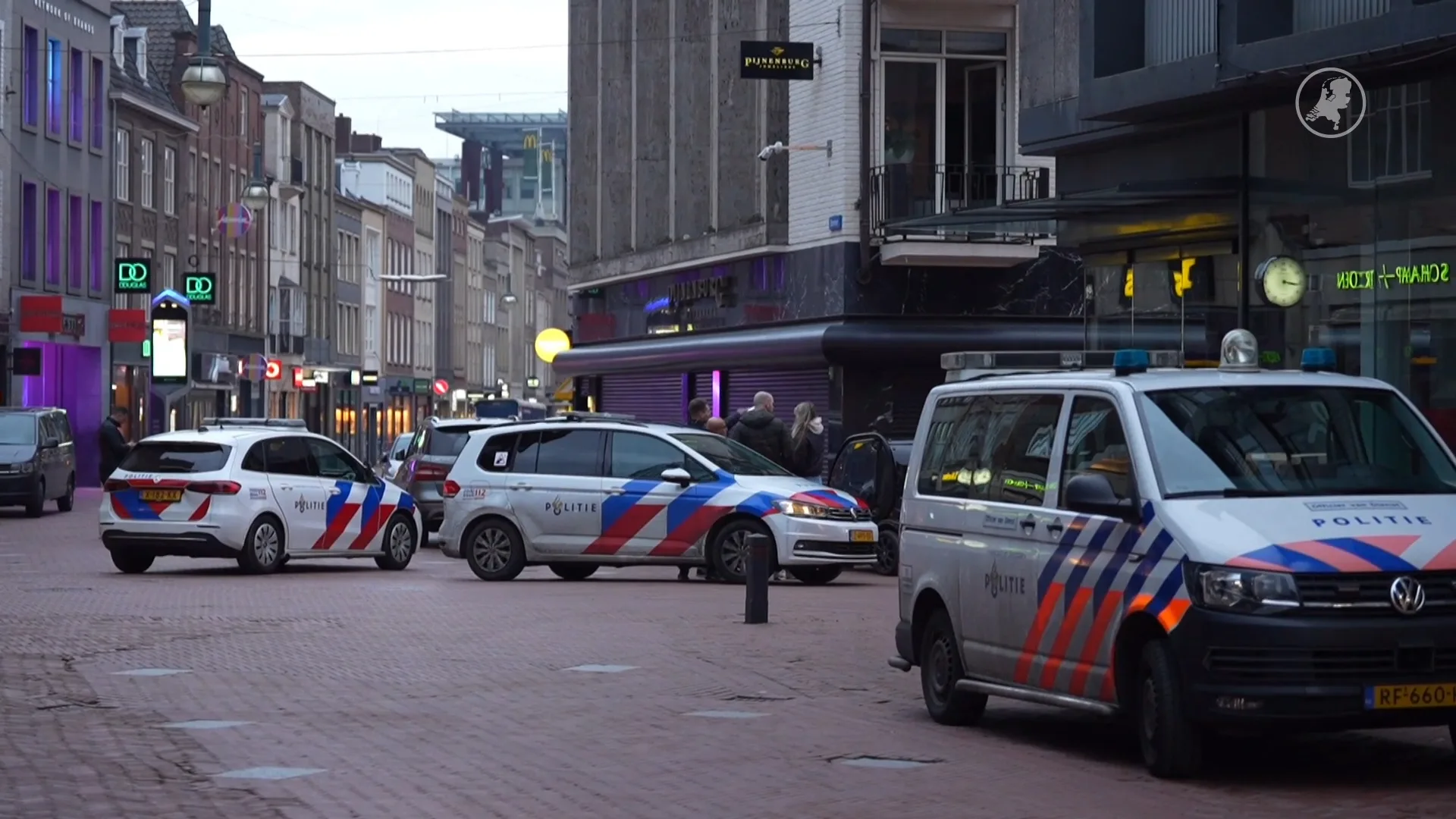 Inbrekers graven gat door meter dikke muur juwelier Eindhoven
