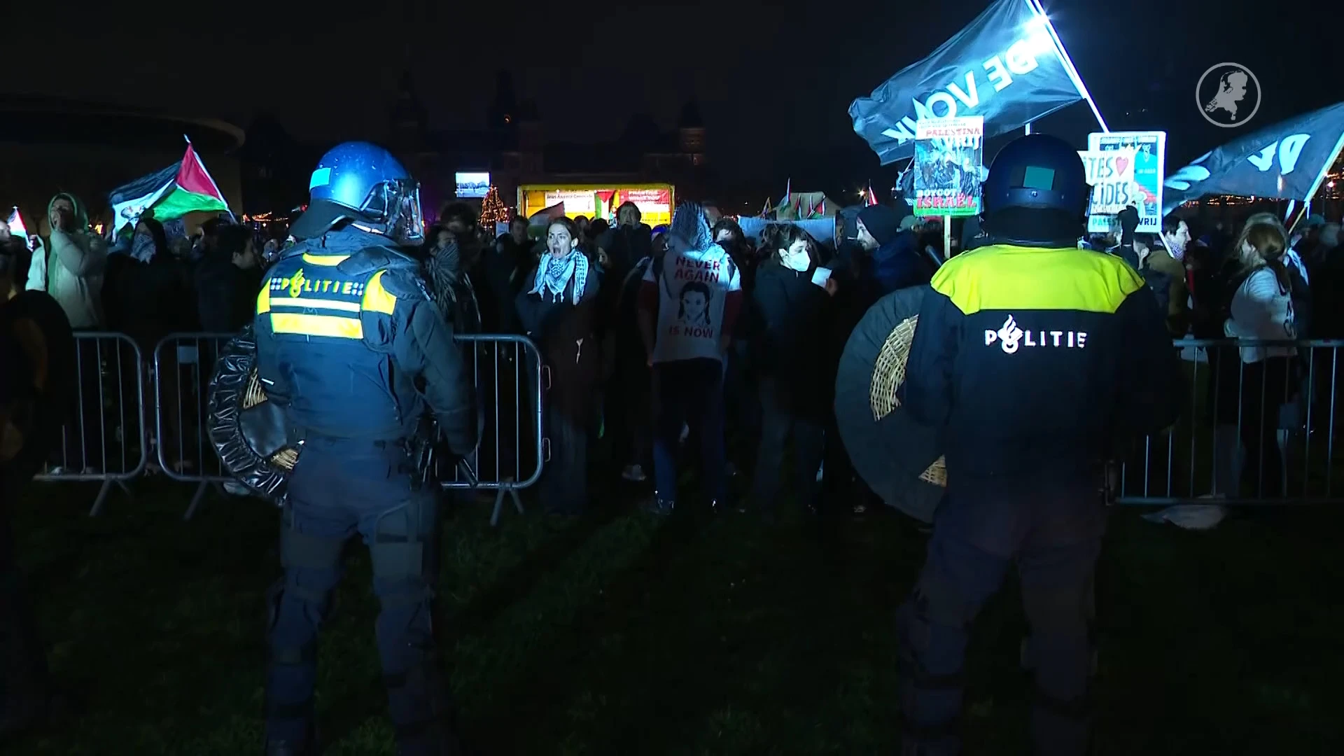 Ruim 20 arrestaties bij protest tegen Israëlische zanger, agent gewond