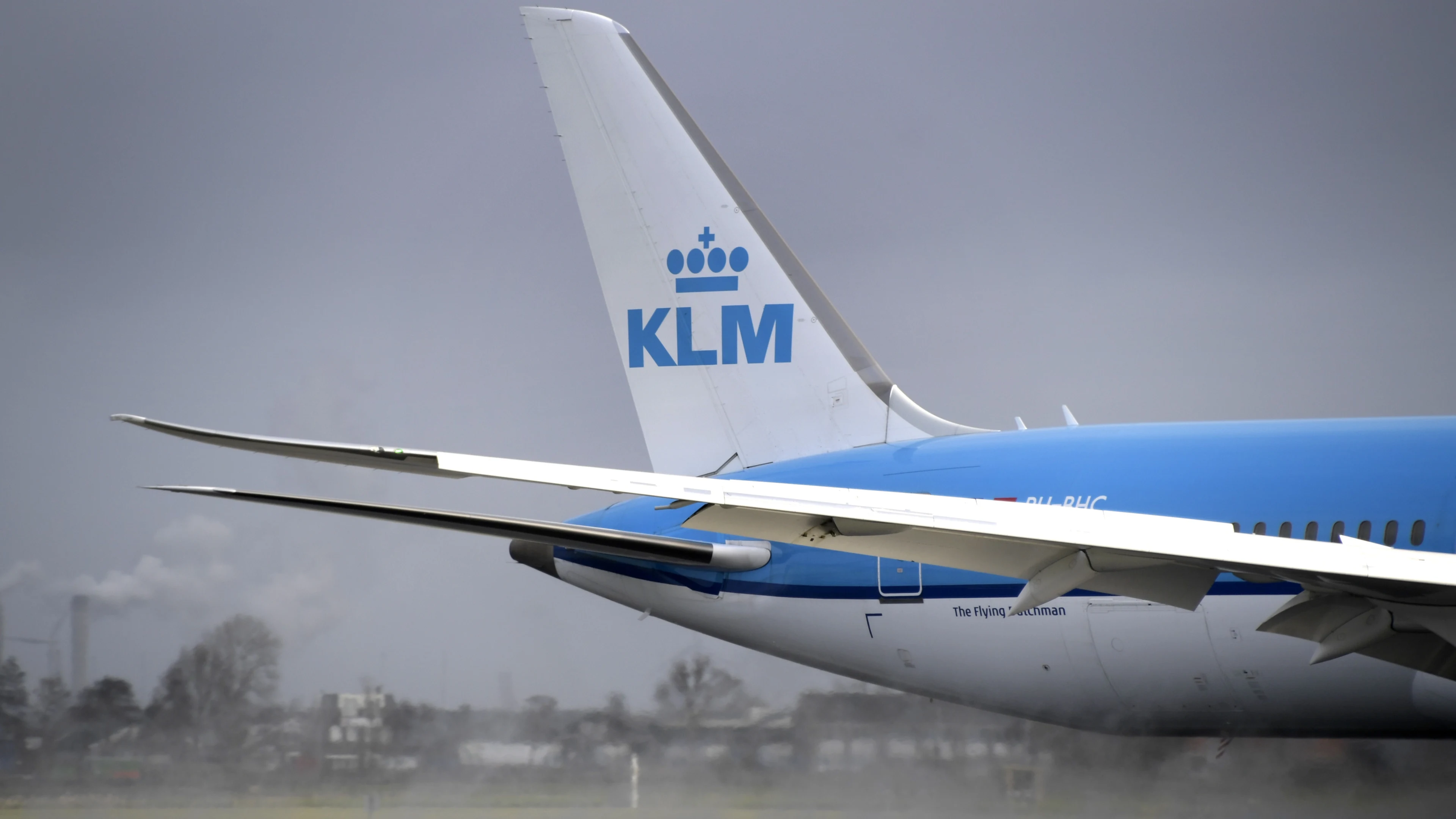 Grondpersoneel KLM legt werk neer, woensdag 119 vluchten geschrapt