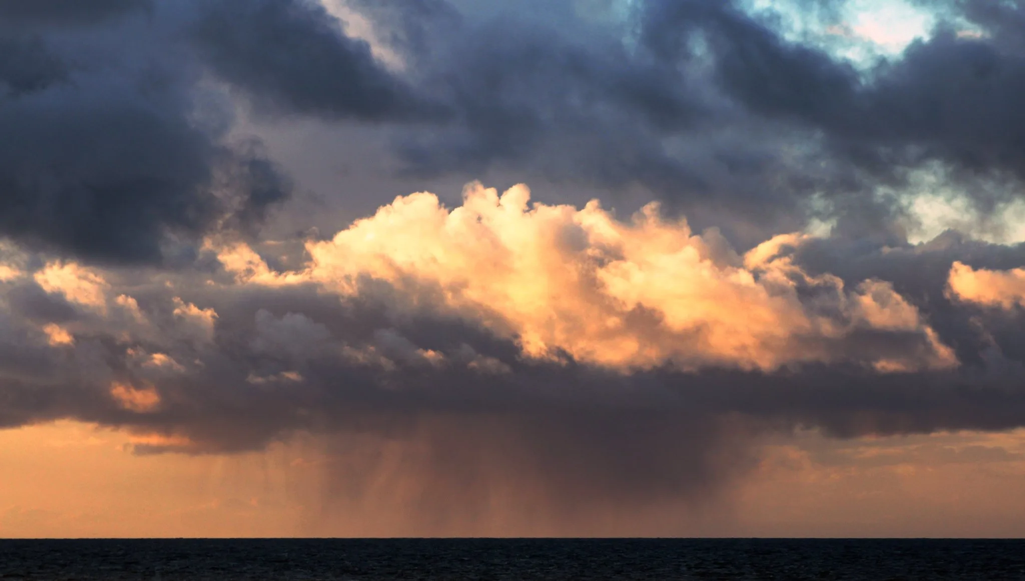 Veel zon, maar hier en daar nog een paar (winterse) buien