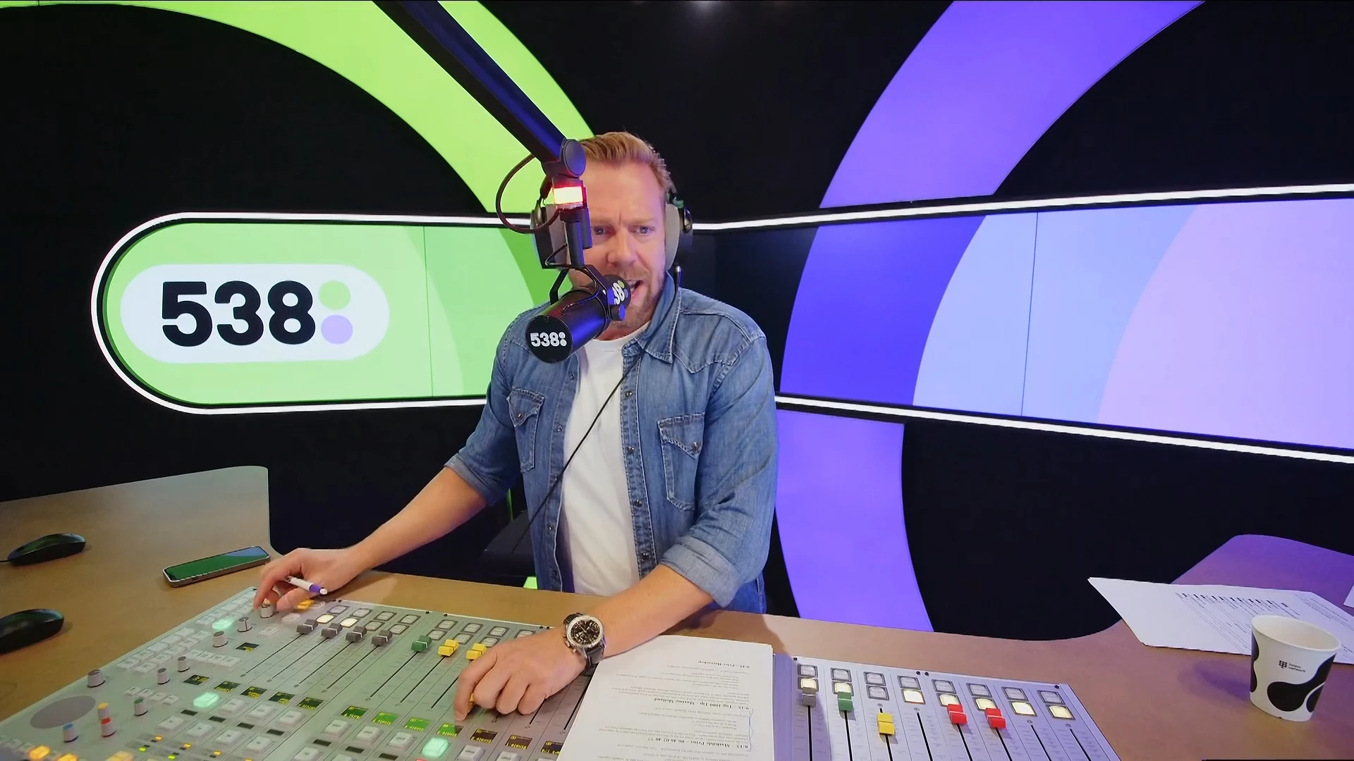 Vaag object op maanfoto van Mathilde voer voor speculatie: 'Een marsmannetje of ufo'