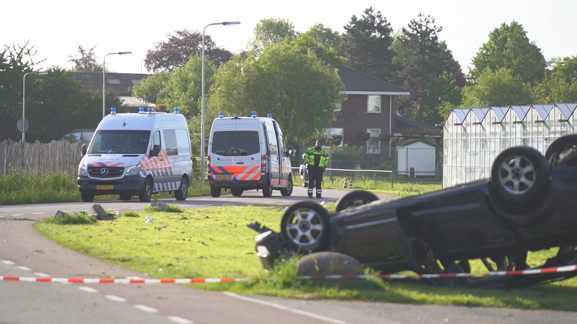 Dode man (34) gevonden in auto in water Bleiswijk