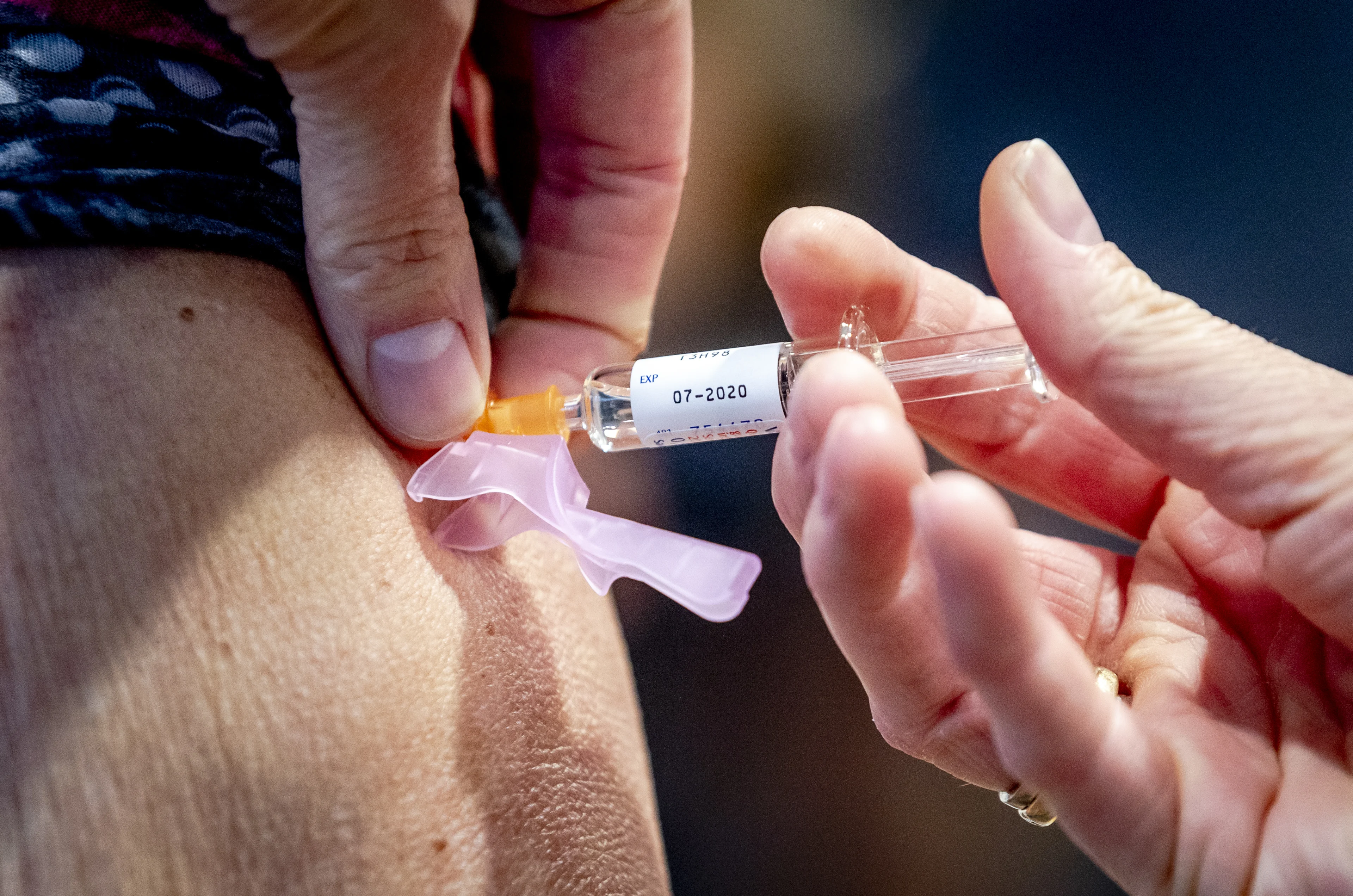 Run op griepprik door corona? RIVM slaat half miljoen vaccins extra in