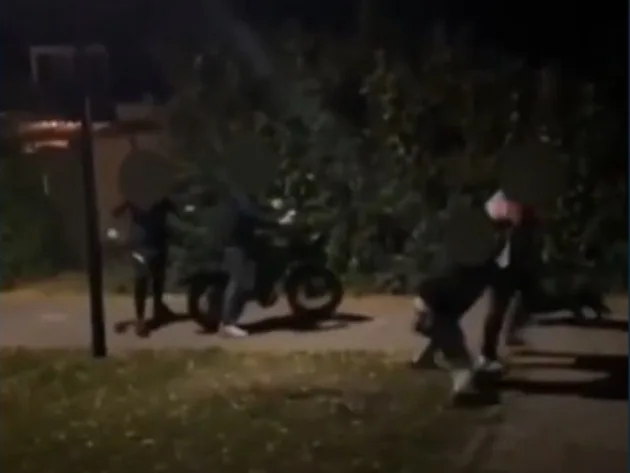 Doodsbedreigingen voor jongen (17) na slaan vrouw in Raamsdonksveer: ‘Heksenjacht’