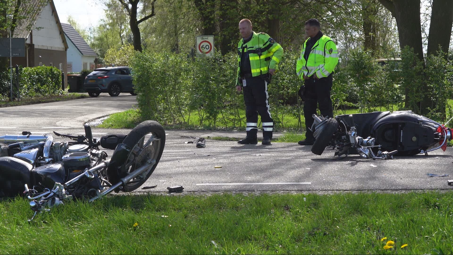 Zware crash met motorrijders in Veeningen: één slachtoffer ernstig gewond