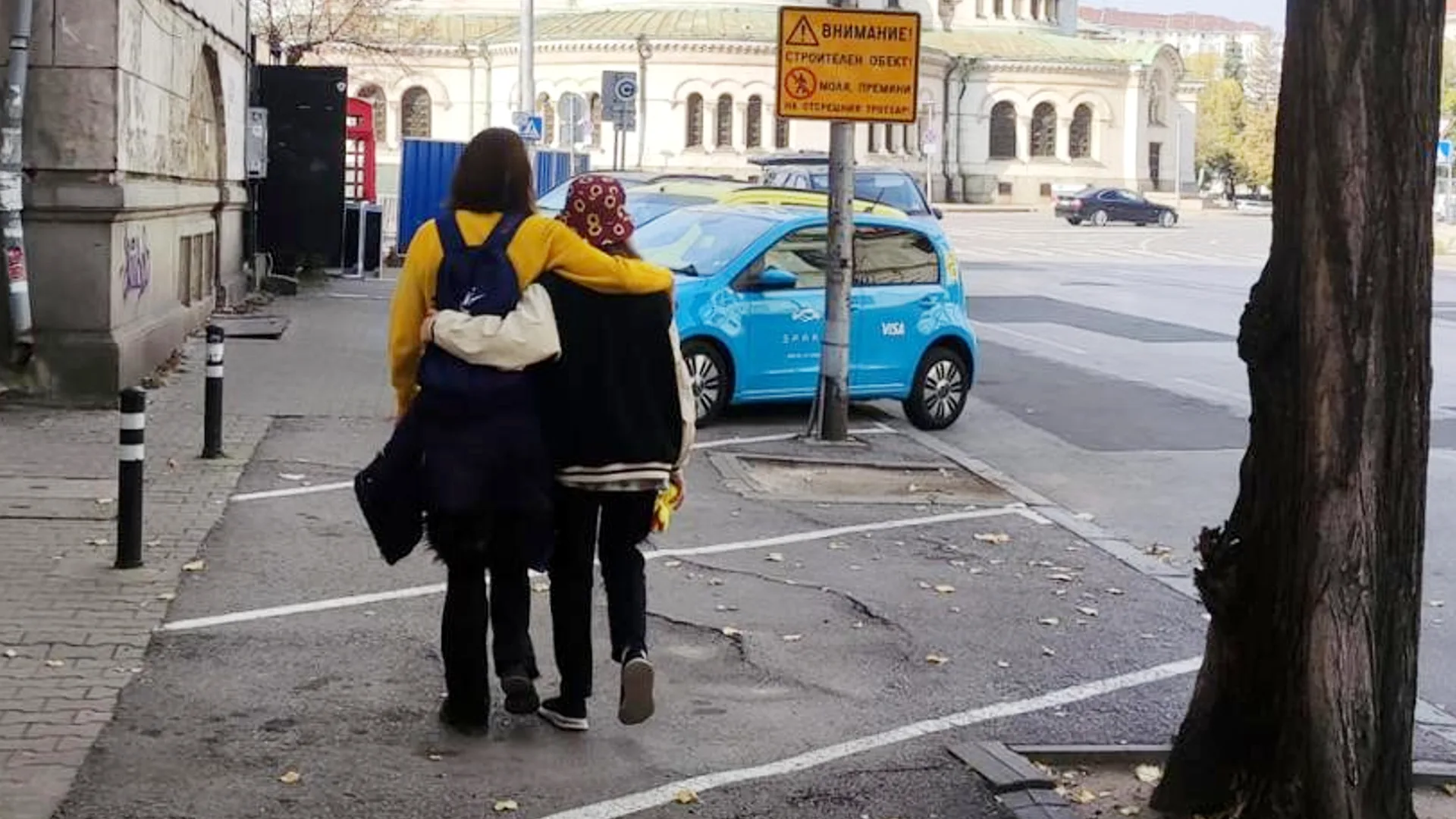 Door vader ontvoerde Melisa (11) veilig thuis na emotioneel onthaal op Schiphol