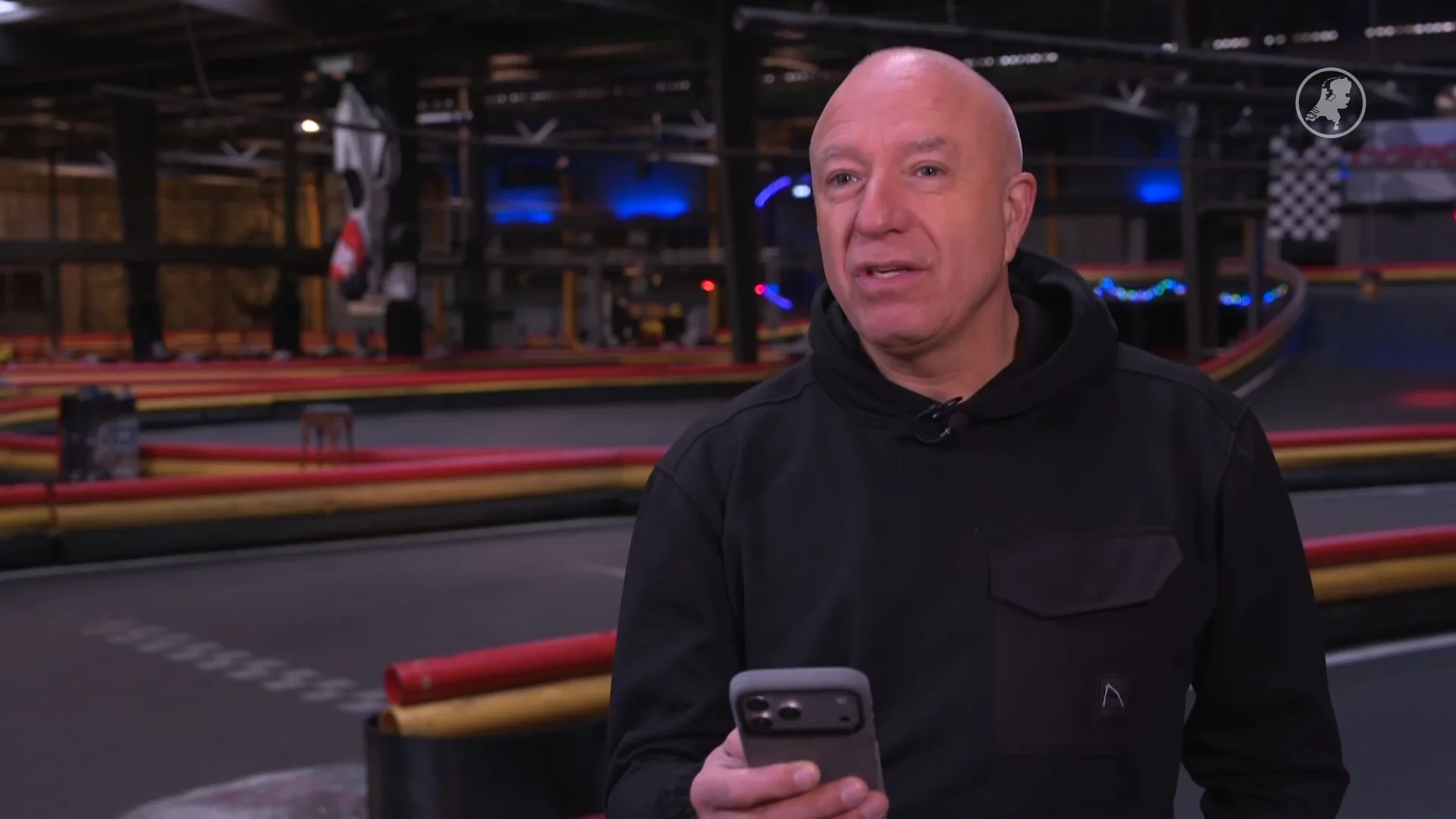 Tim Coronel legt uit hoe Max Verstappen opnieuw kampioen kan worden