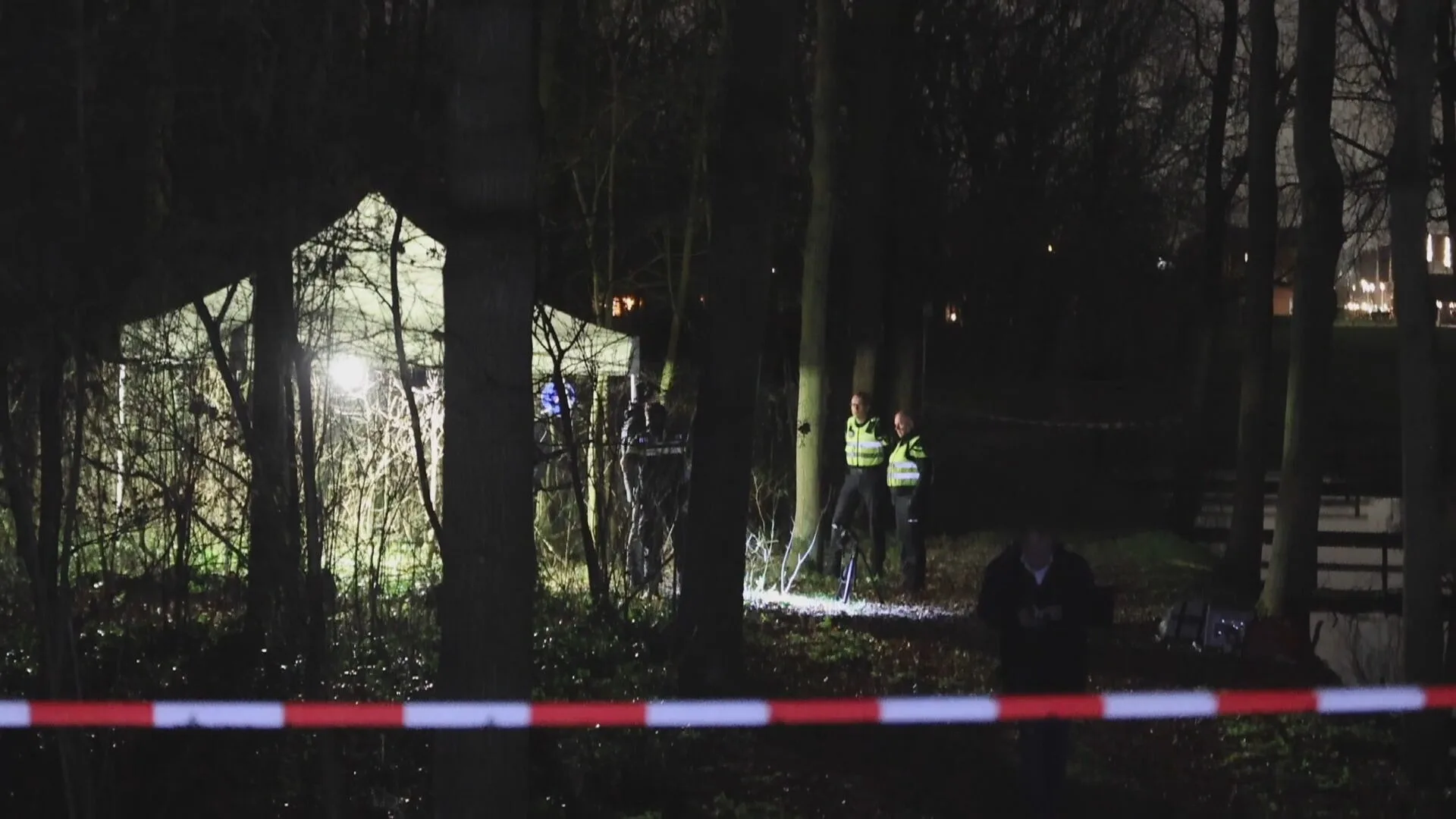 Ouders die foetus in Haags park achterlieten gevonden: 'Met moeder gaat het goed'