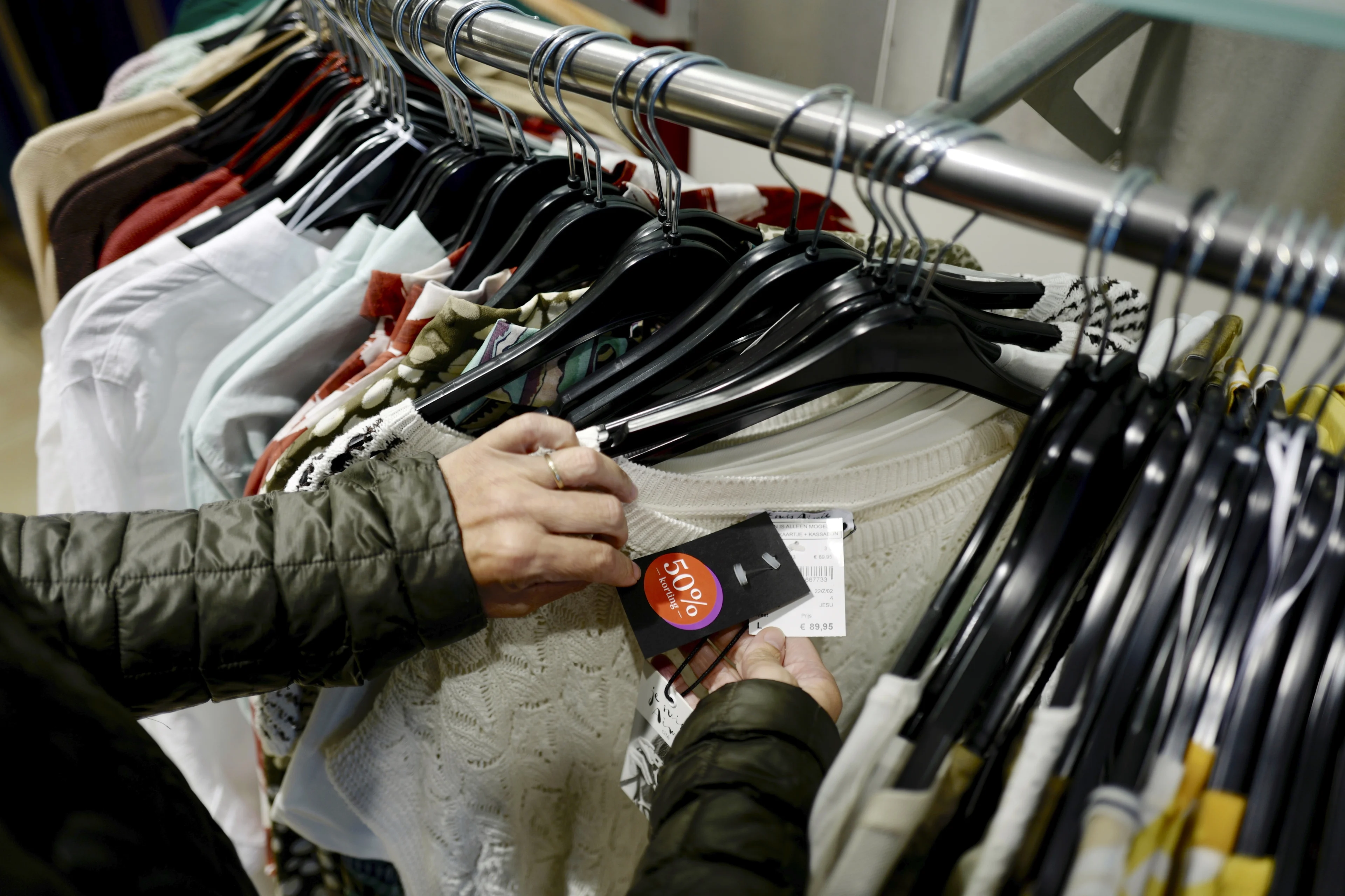Hoge nood én geen toilet in de buurt? Een klant die wél kan plassen winkelt langer