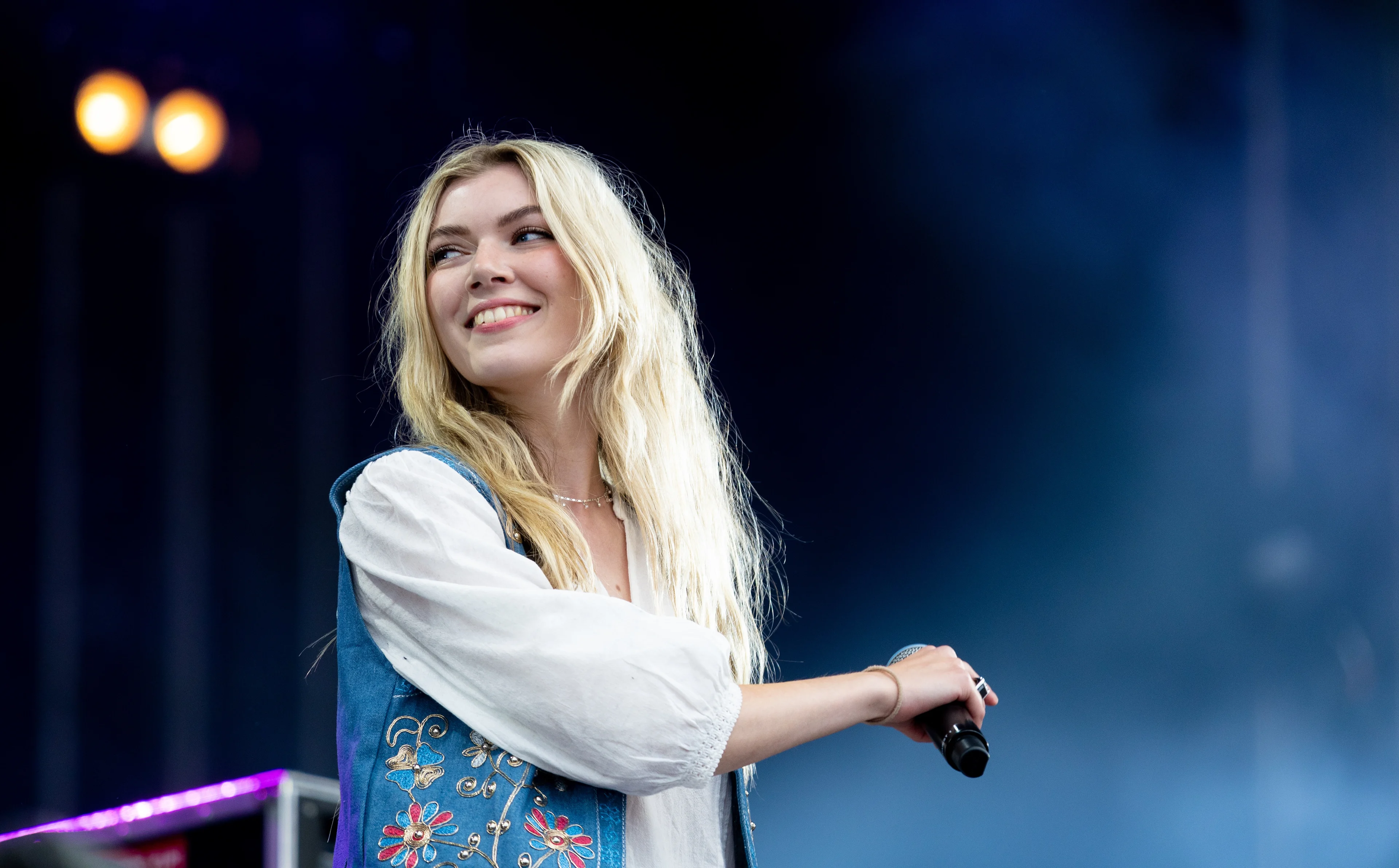 Hannah Mae vervangt S10 op vier bevrijdingsfestivals