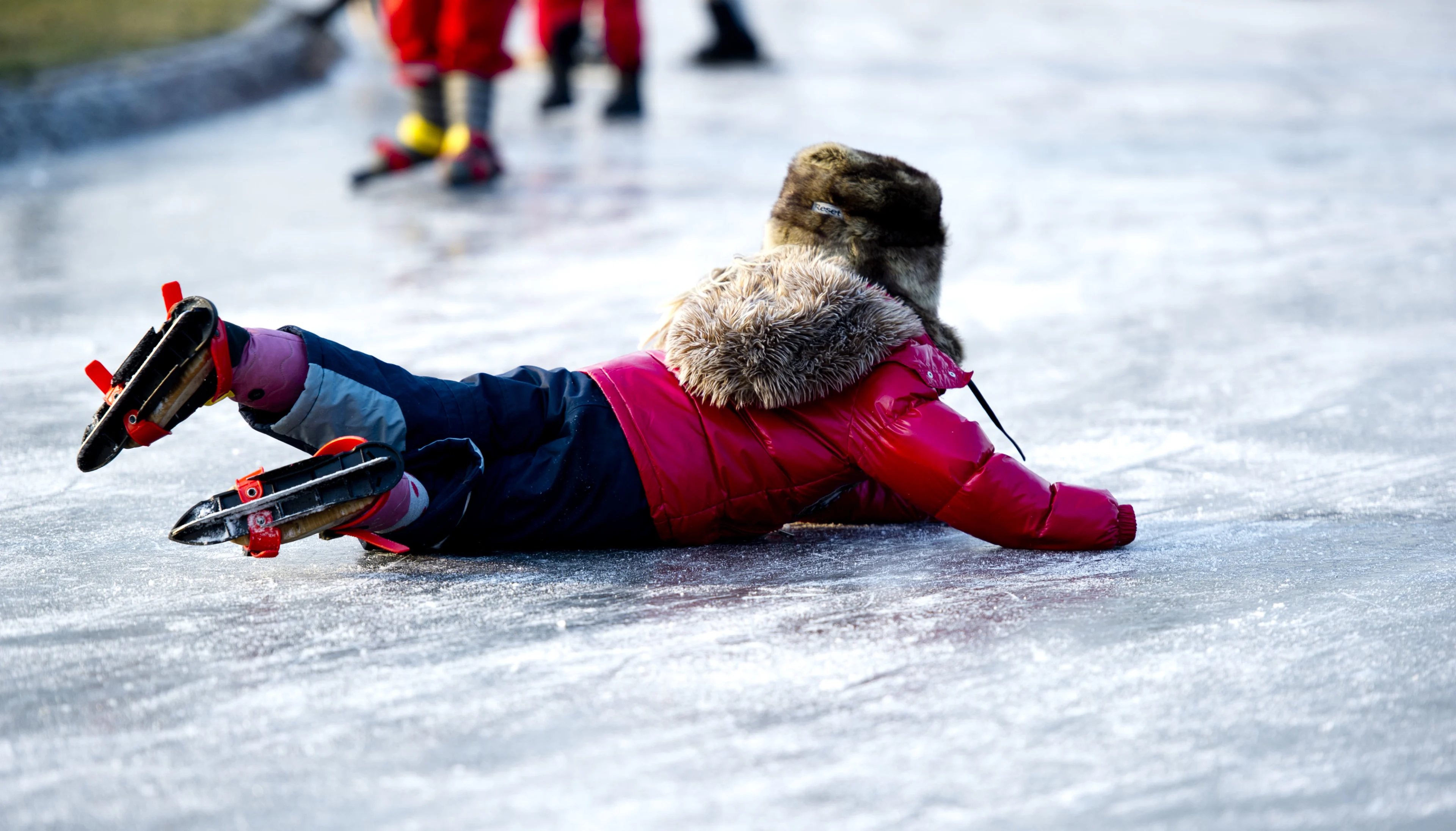 Gemeente Utrecht stelt vaarverbod in om schaatsen op grachten mogelijk te maken