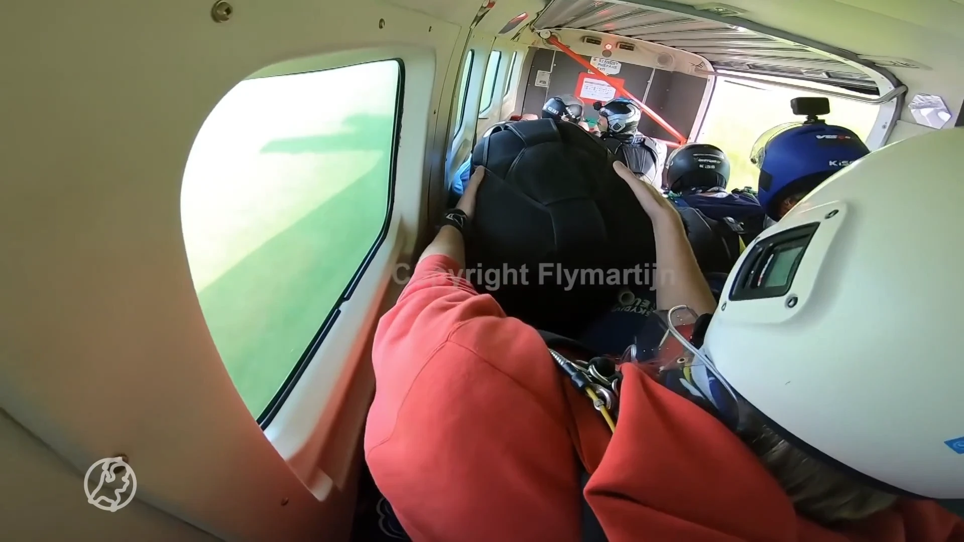 Martijn filmde bloedstollende vliegtuigcrash van binnenuit: 'Ik dacht: dit is mijn einde'