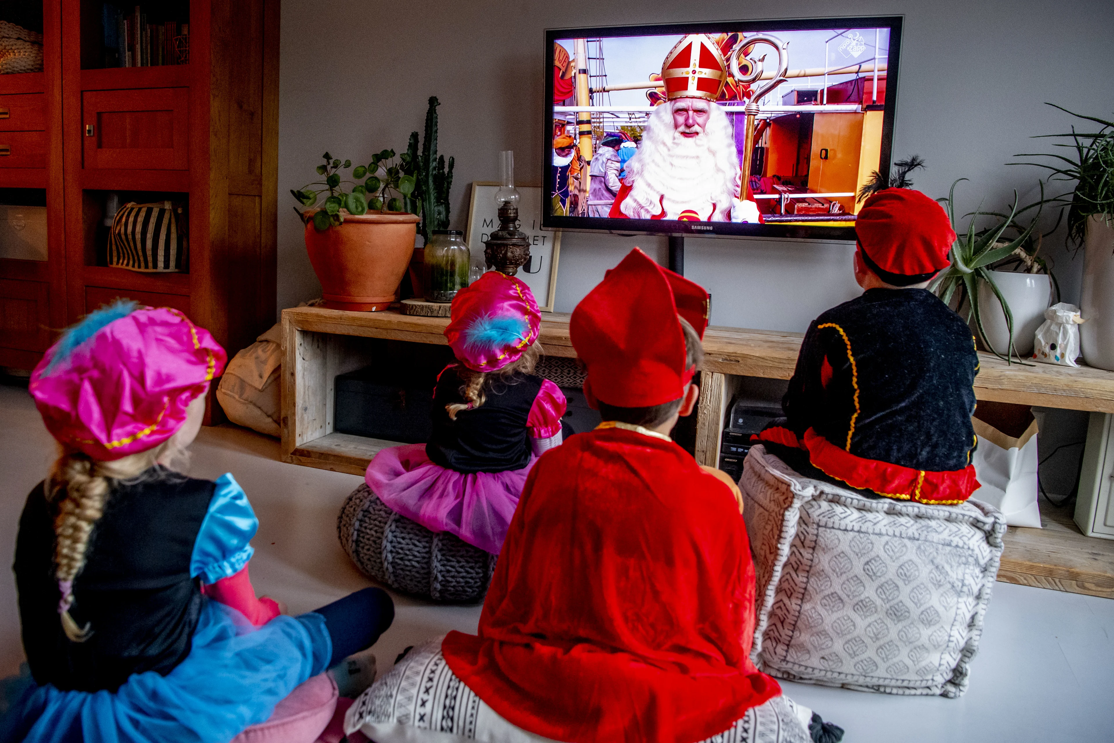 Sinterklaas biedt excuses aan voor fout in verleden