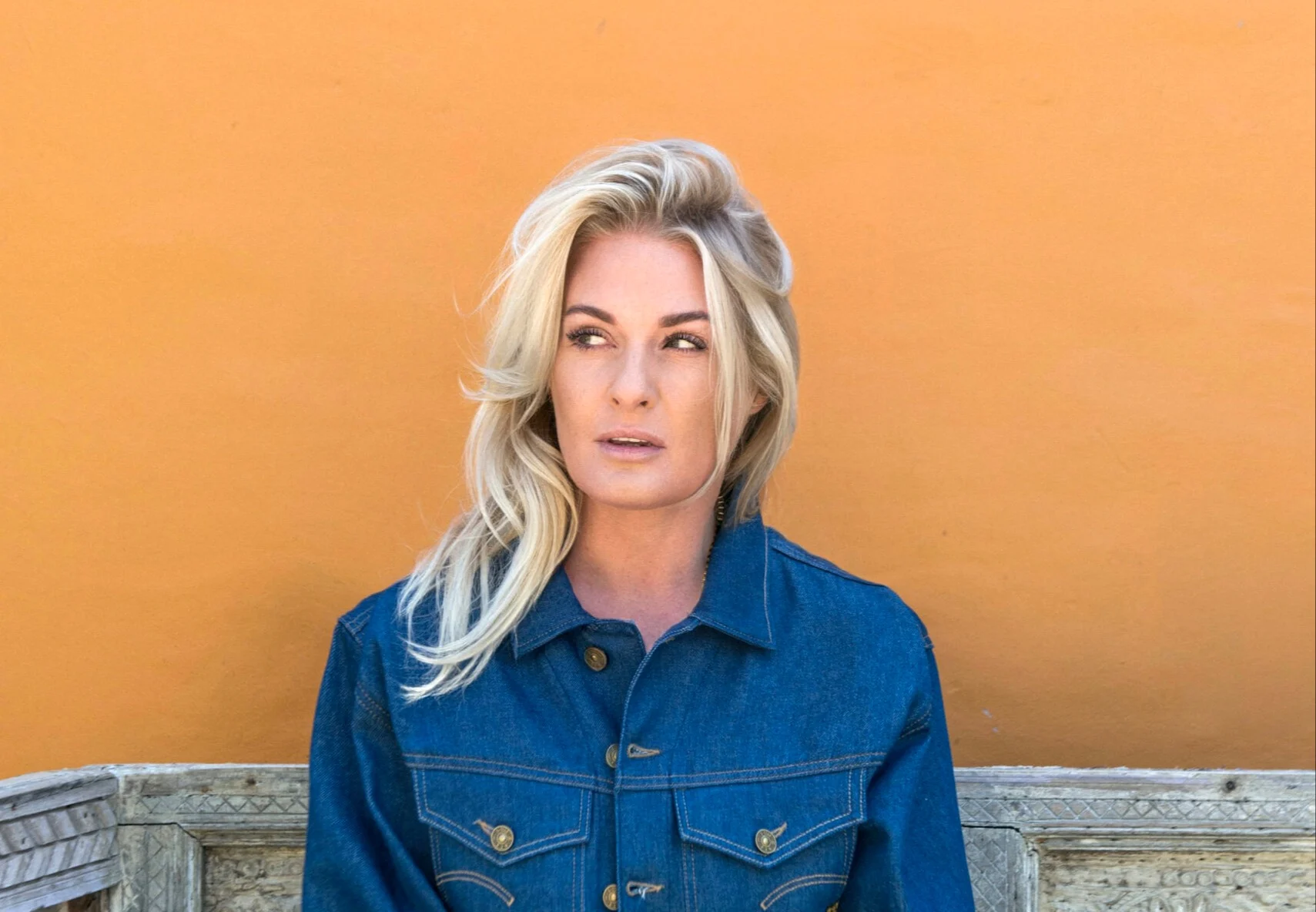 Miss Montreal presenteert deze week 'De Radio Noordzee Lunch met...'