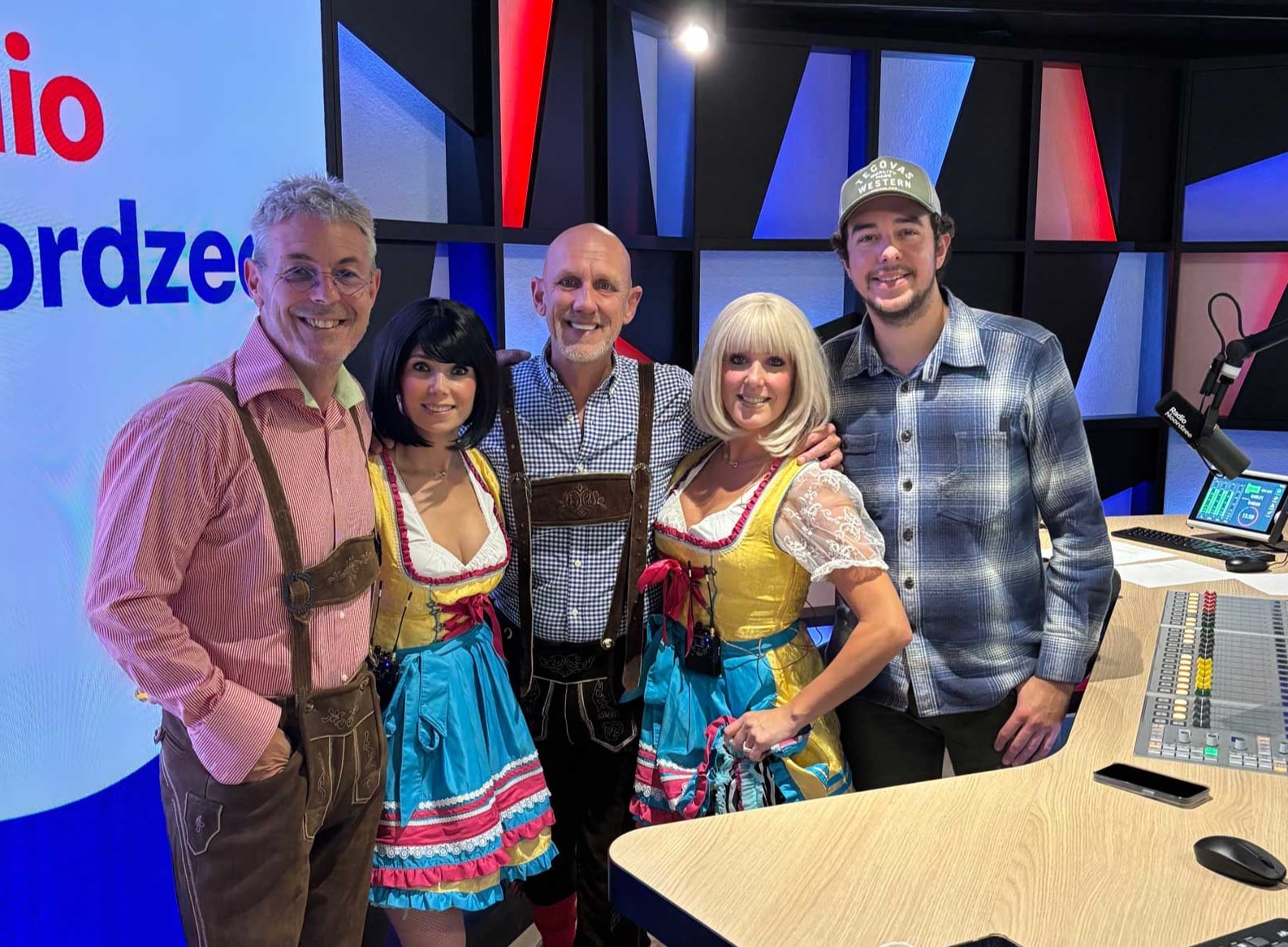 Oktoberfest op Radio Noordzee: après-ski, braadworsten en gezelligheid!