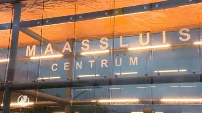 Na vertraging van 2 jaar rijdt Hoekse Lijn weer op en neer