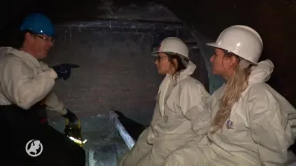 Gouden Drol geeft toegang tot riool in Arnhem