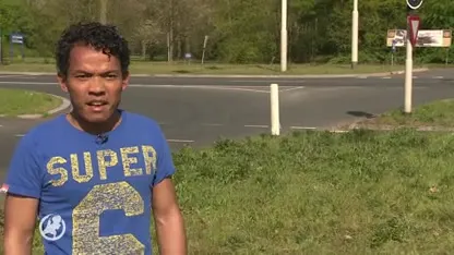 Automobilist krijgt pech, volgende dag is auto compleet gesloopt