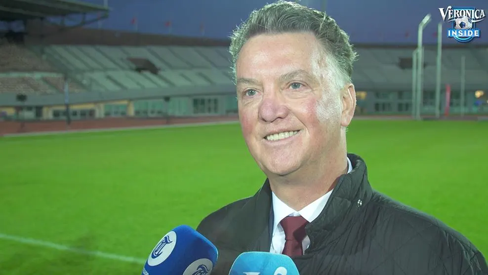 Van Gaal coacht team van 2,5 miljard!