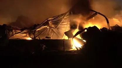 Grote brand verwoest garagebedrijf in Den Helder