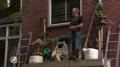 Buurtbewoners in de clinch met woningbouwvereniging over versiering op portieken